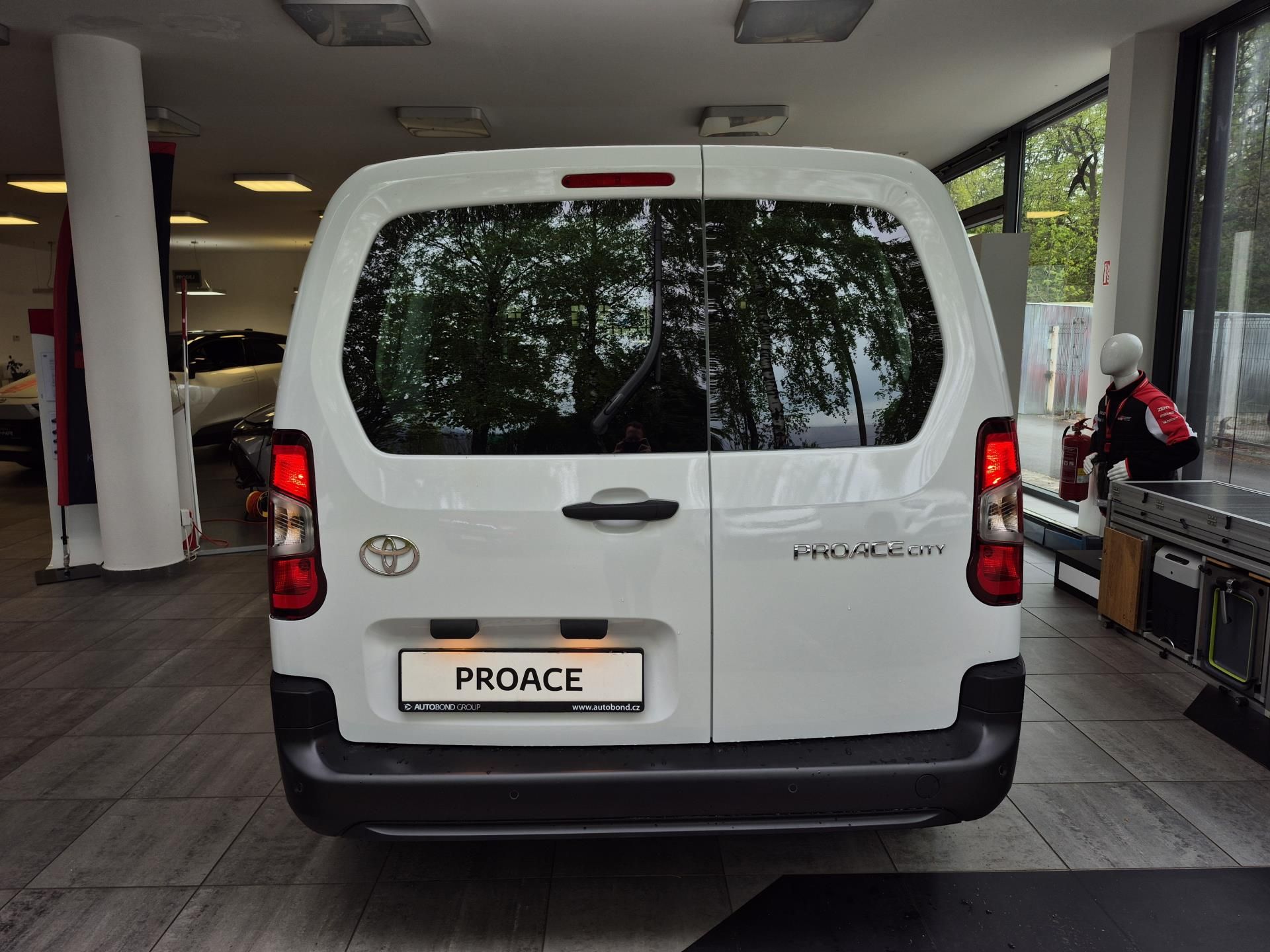 Toyota Proace City, CrewCab Long, 1.5L Diesel (130 - fotka 6