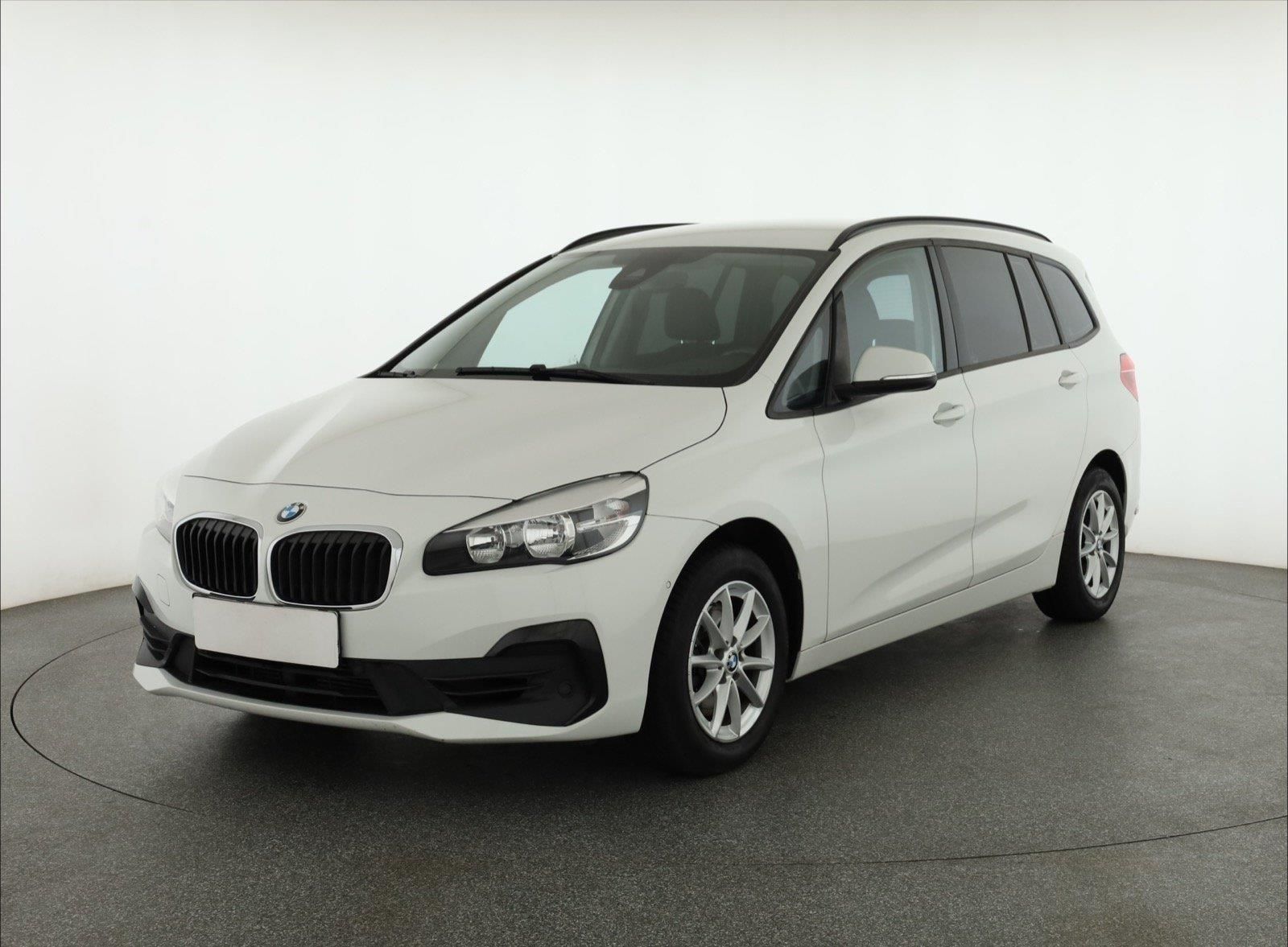 BMW Řada 2, 218i Gran Tourer, Automat - fotka 2