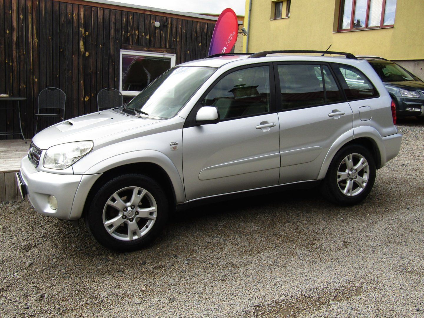 Toyota Rav4, 2.0 D-4D  85kW  4x4 BEZ KOROZE - fotka 2