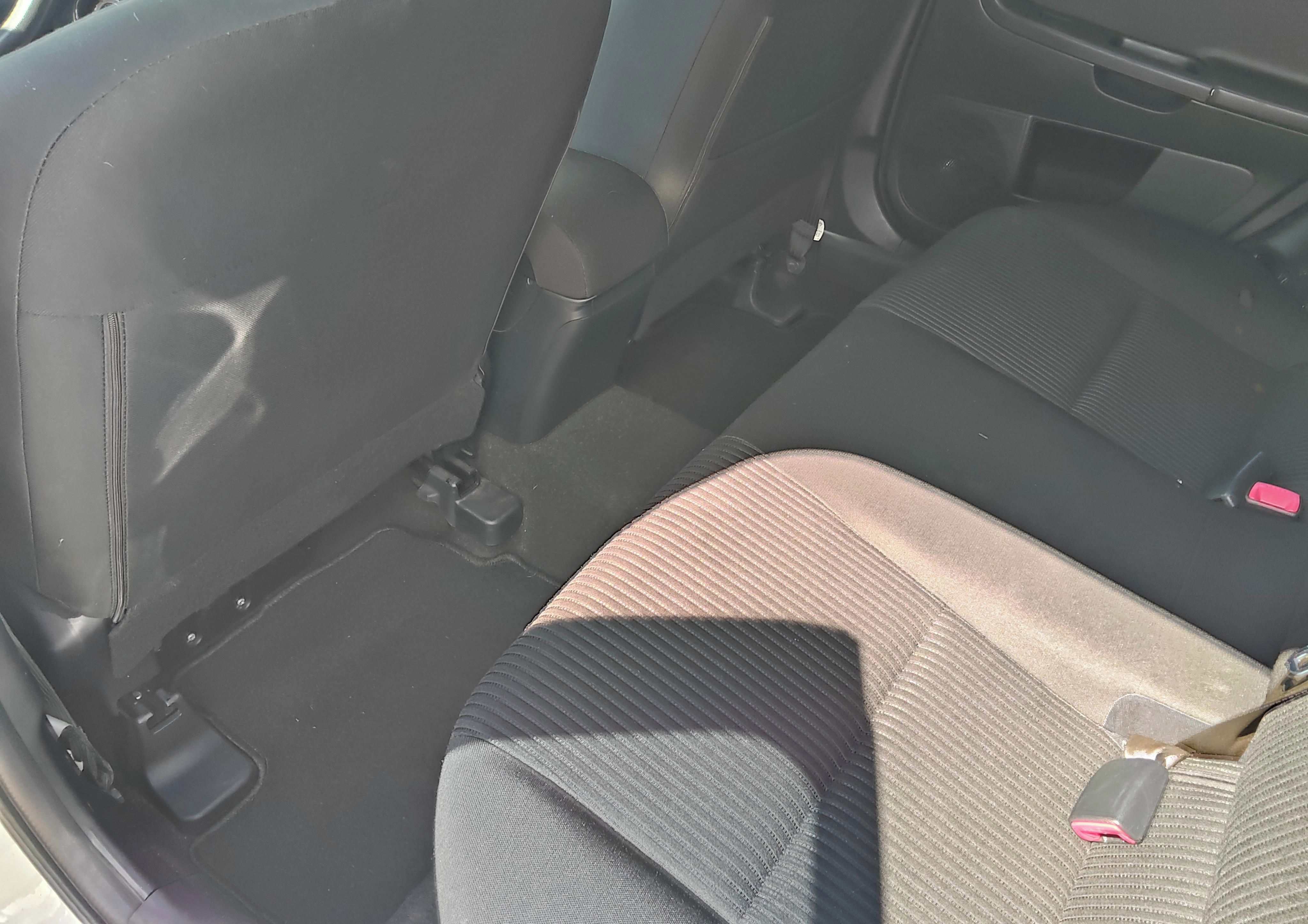 Mitsubishi Lancer, 1.8 sportback Servisováno - fotka 6