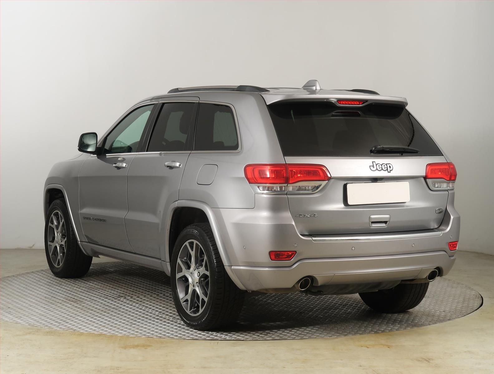 Jeep Grand Cherokee, 3.0 CRD, Overland, 4X4 - fotka 4