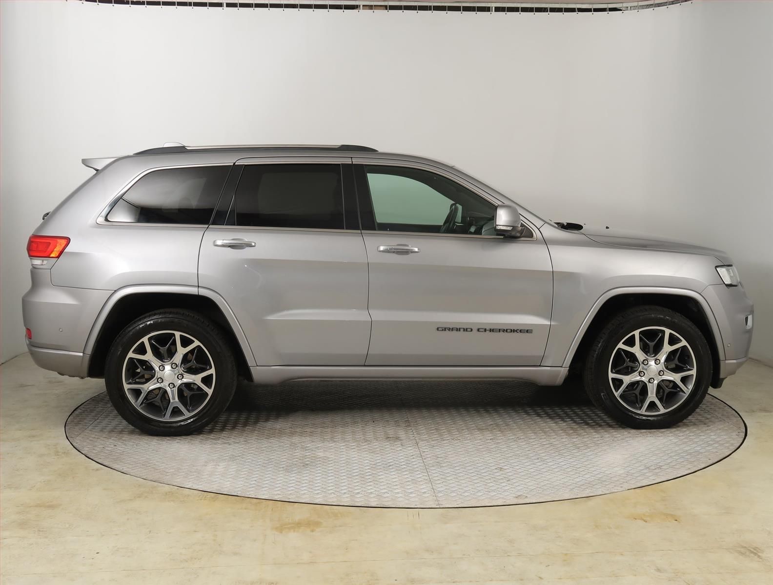 Jeep Grand Cherokee, 3.0 CRD, Overland, 4X4 - fotka 6