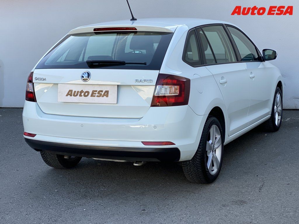Škoda Rapid, 1.0 Tsi Spaceback - fotka 4