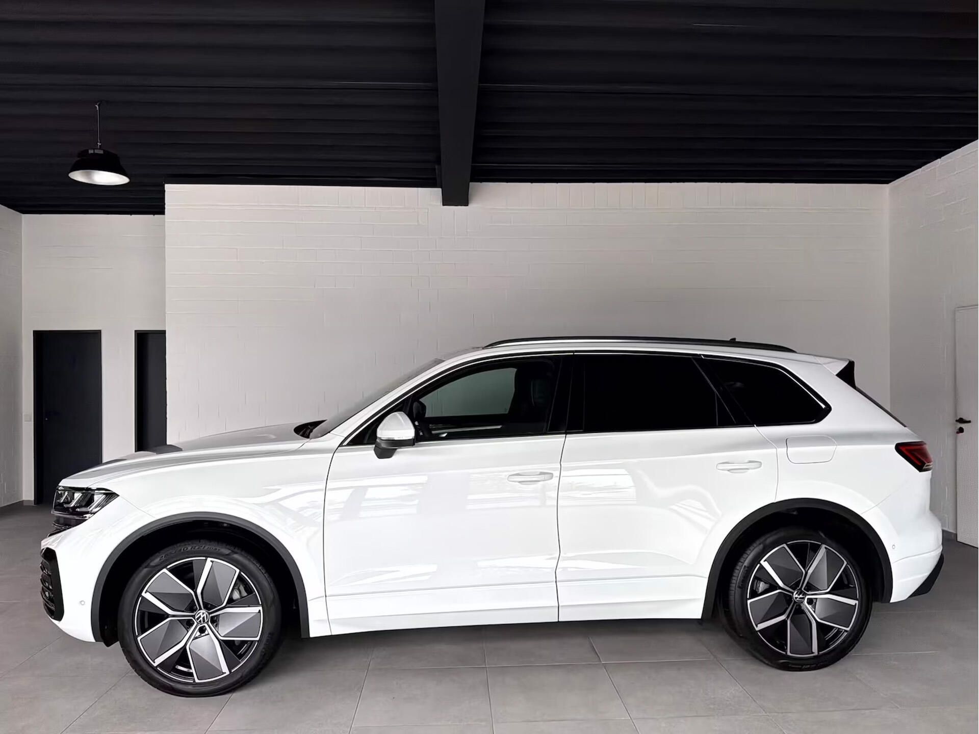 Volkswagen Touareg, eHybrid 4M Elegance IQ 360 Pan - fotka 4
