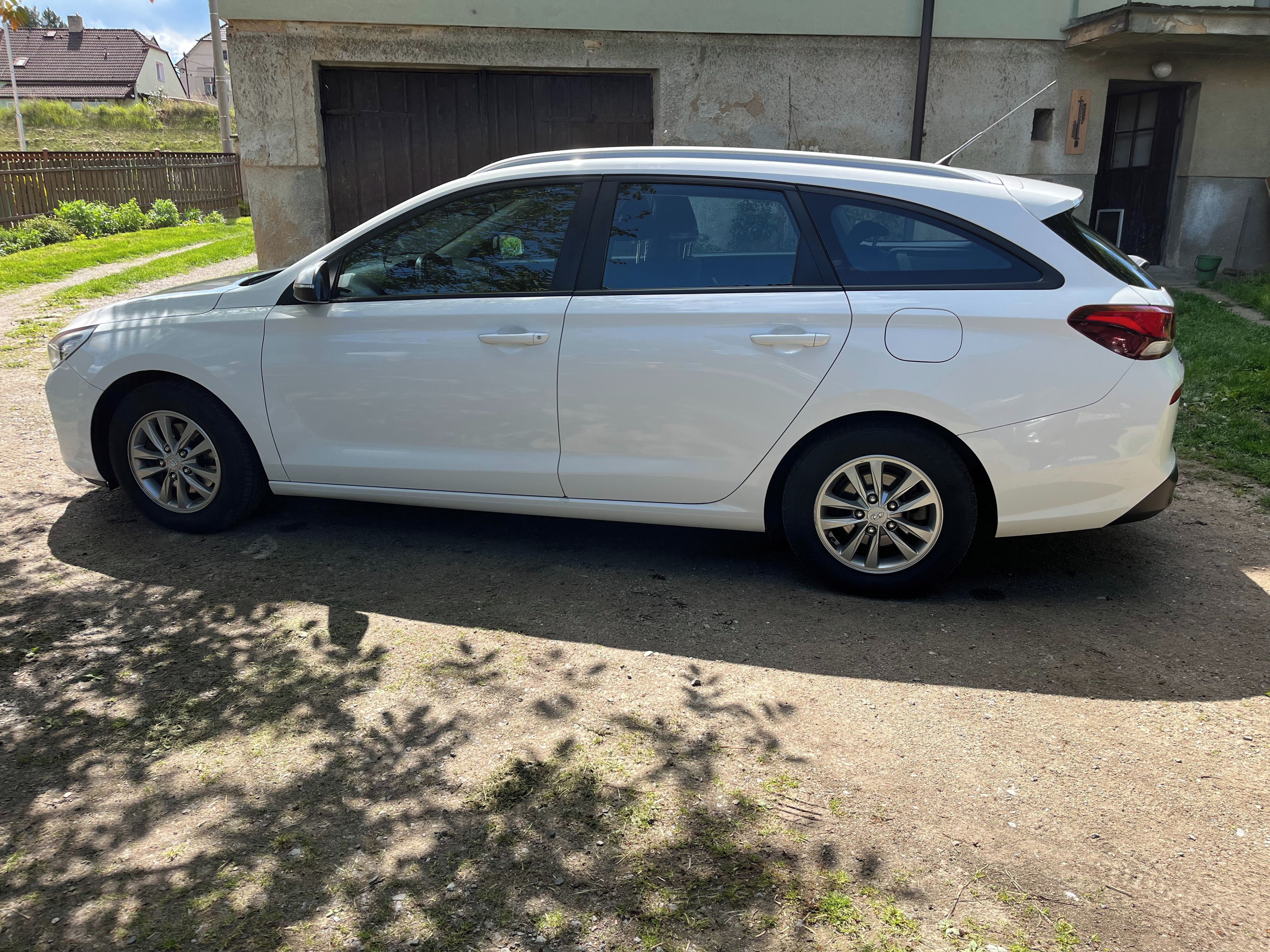 Hyundai i30, 1,6 crdi, 97kw servisováno, CZ - fotka 6