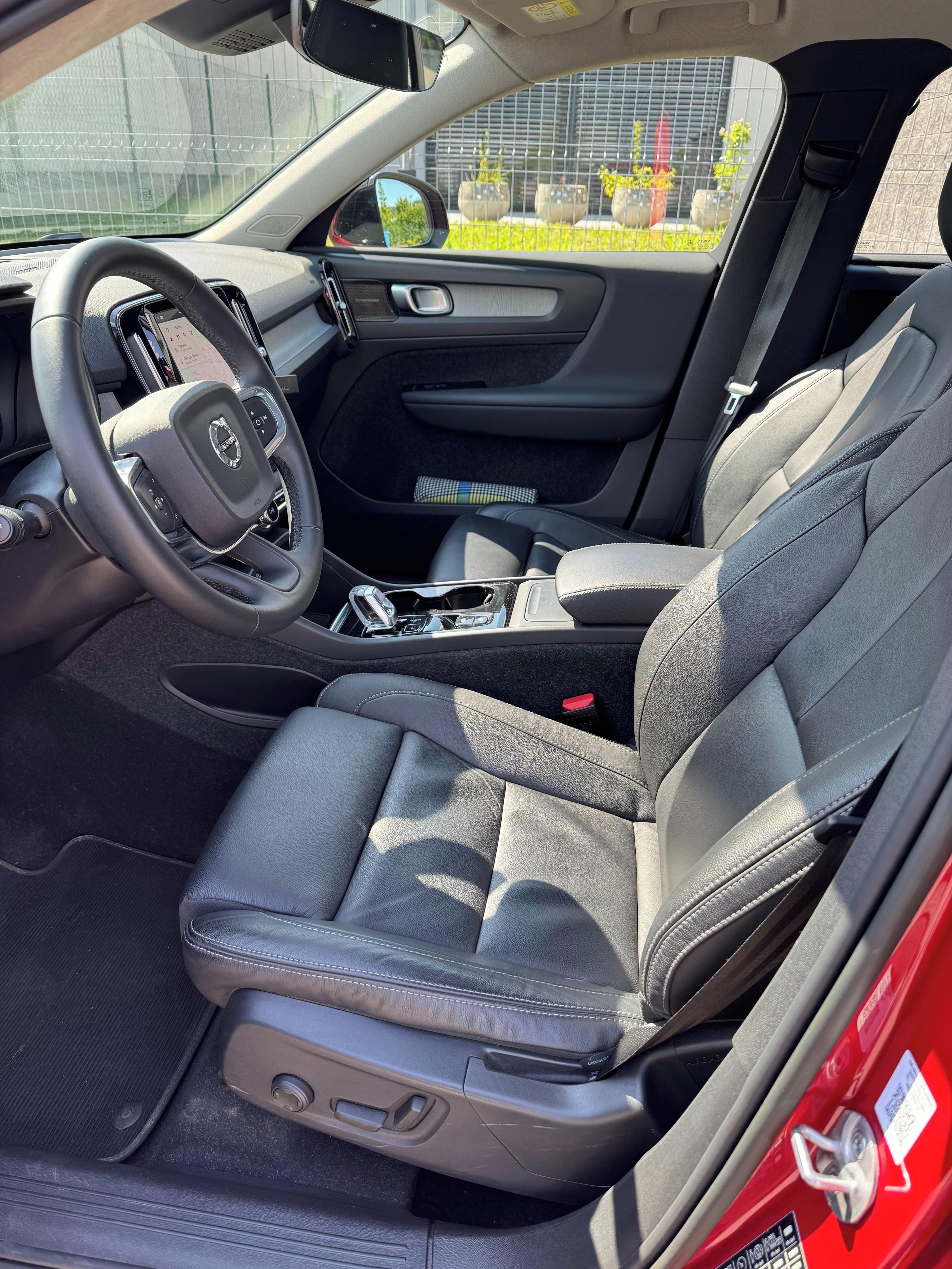 Volvo XC40, B4 Ultra - fotka 5