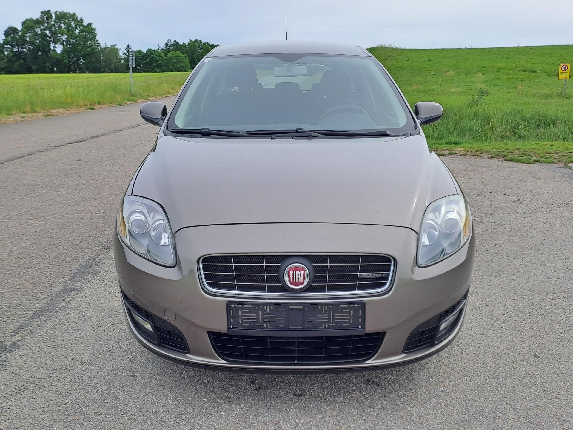 Fiat Croma, 1.9 JTD KLIMA TAŽNÉ - fotka 2