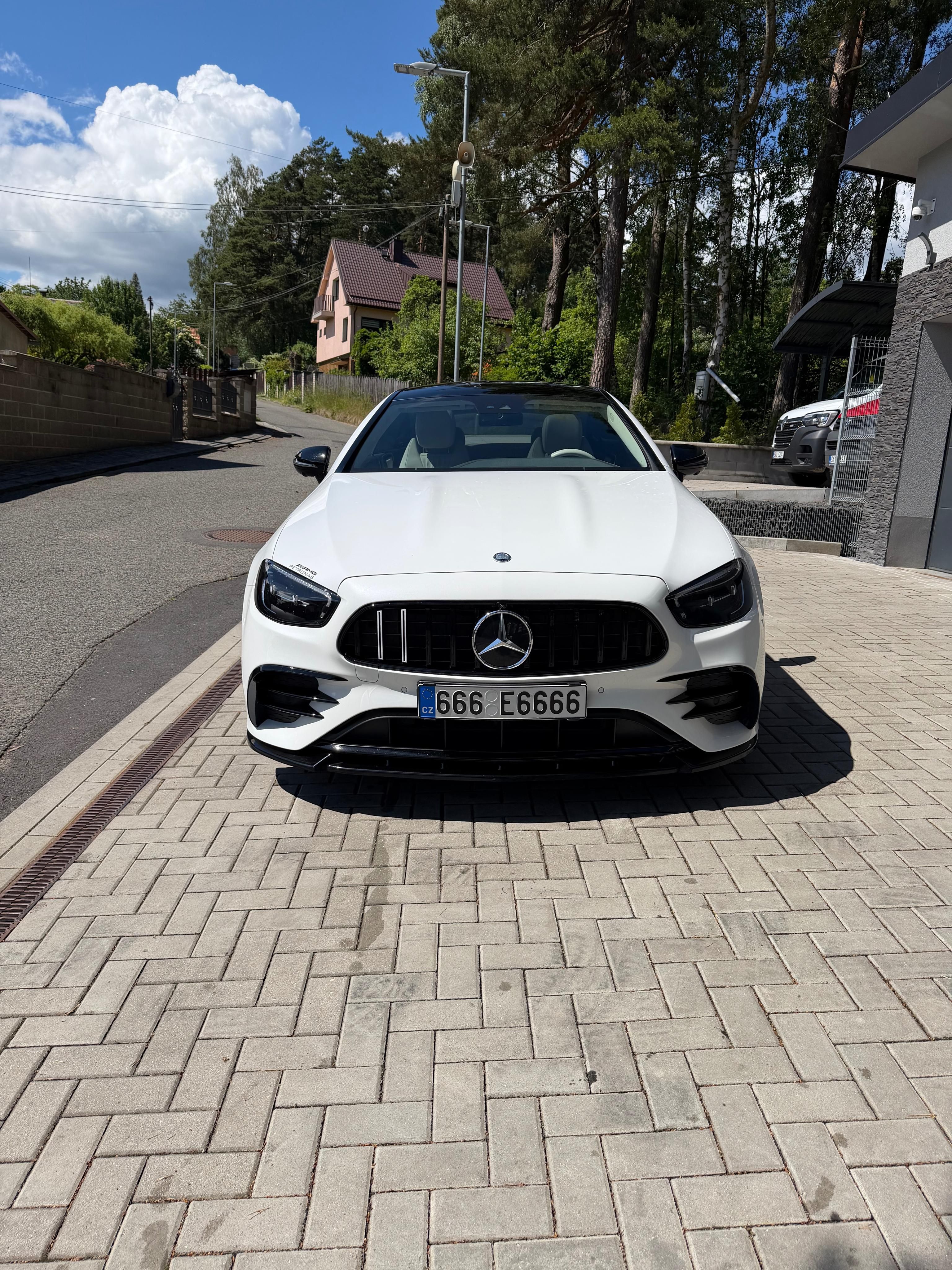 Mercedes-Benz Třídy E, Mercedes E400d coupe 4M - fotka 2