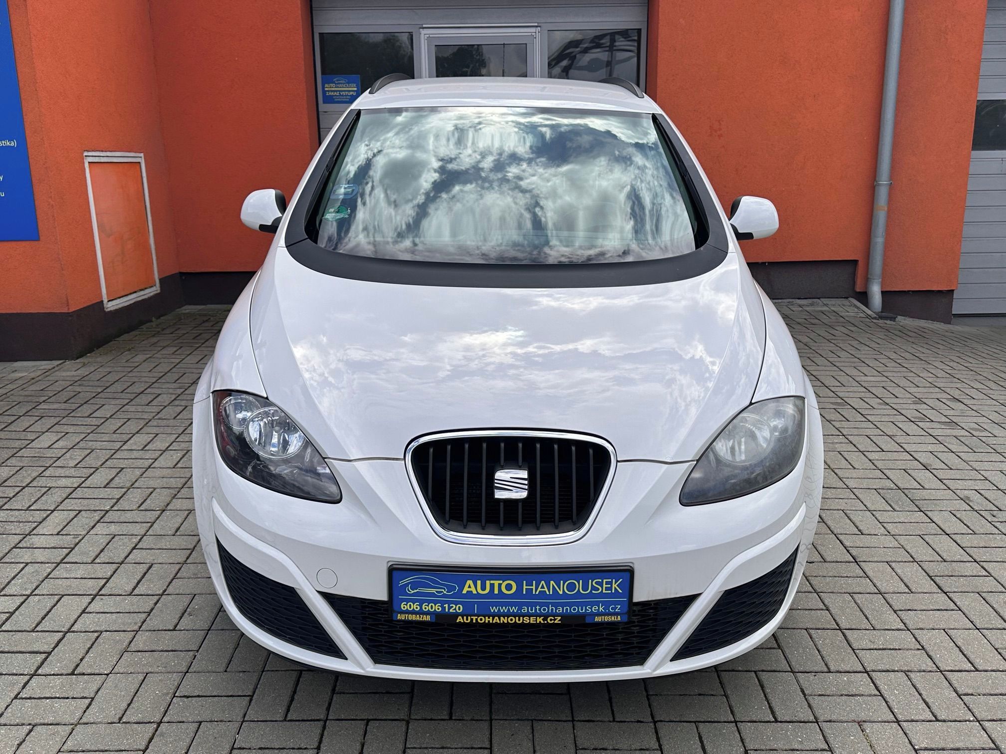 Seat, 1.6 TDI 66KW nová TK, 2x kola - fotka 5