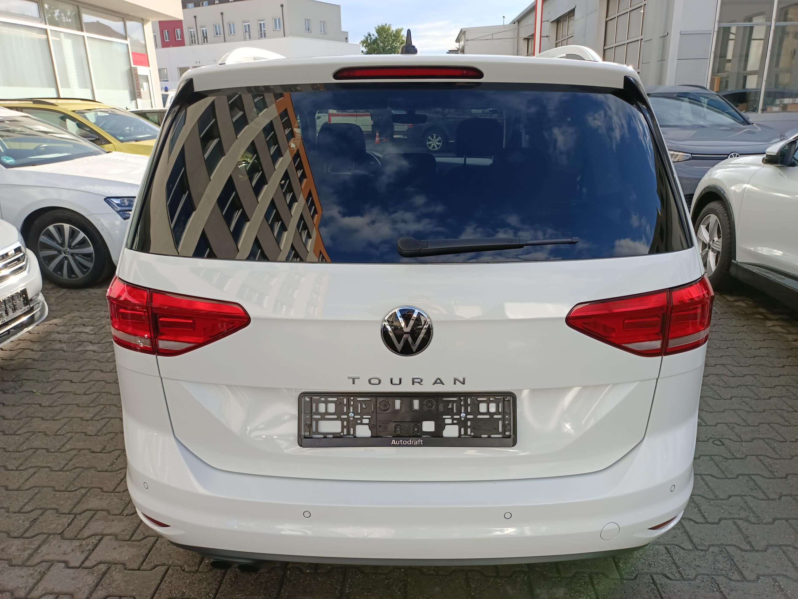 Volkswagen Touran, Highline 2.0 TDI 110kW DSG - fotka 5