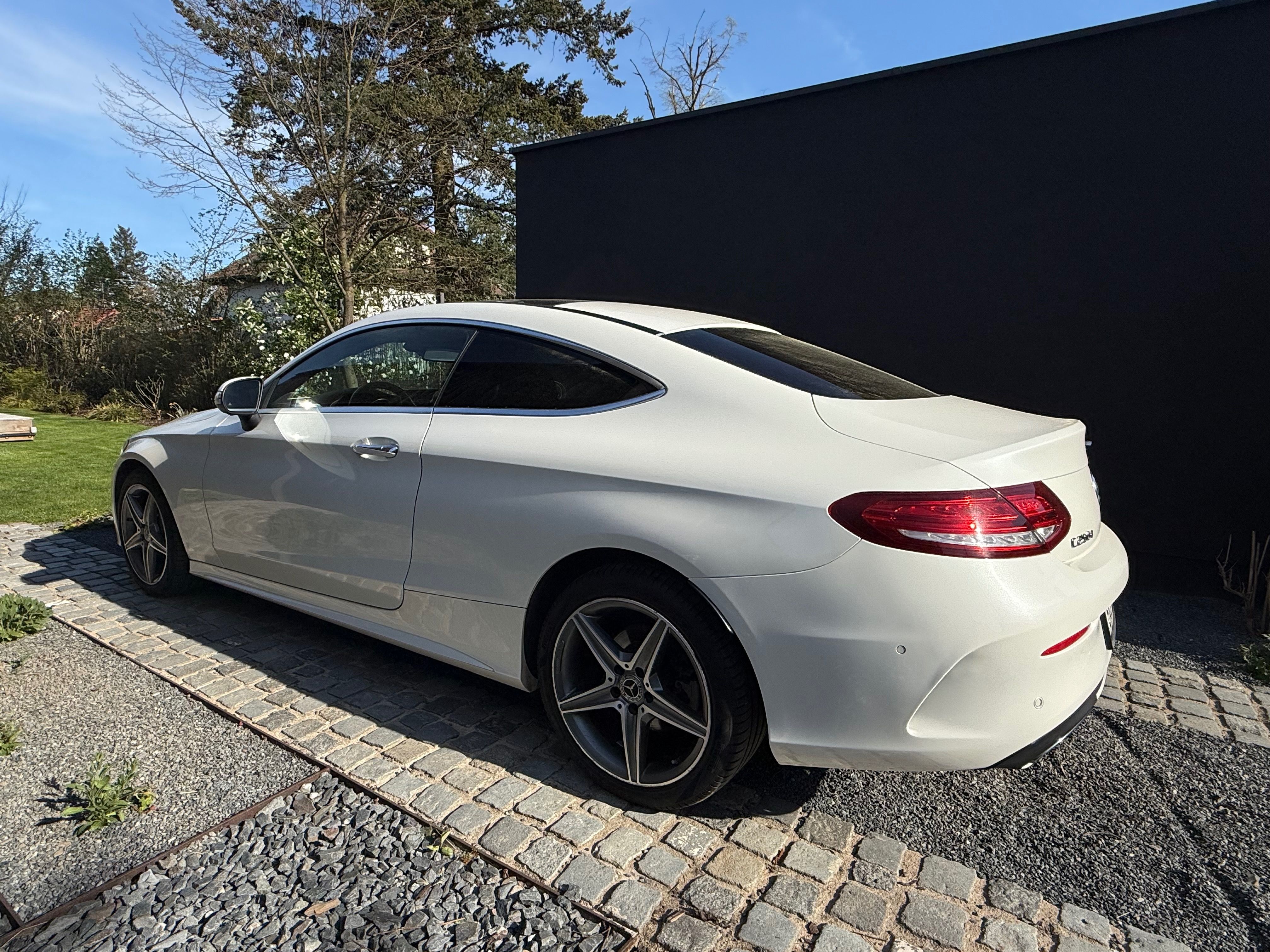 Mercedes-Benz Třídy C, 250 d 4Matic kupé - fotka 4