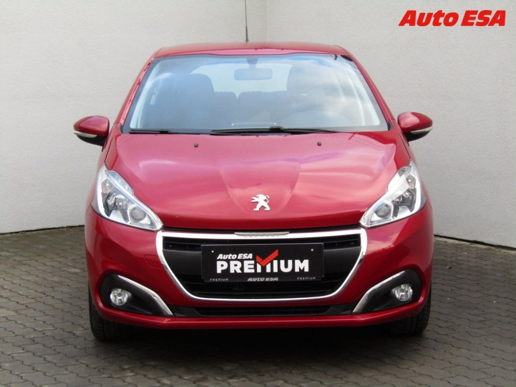 Peugeot 208, 1.2 - fotka 2
