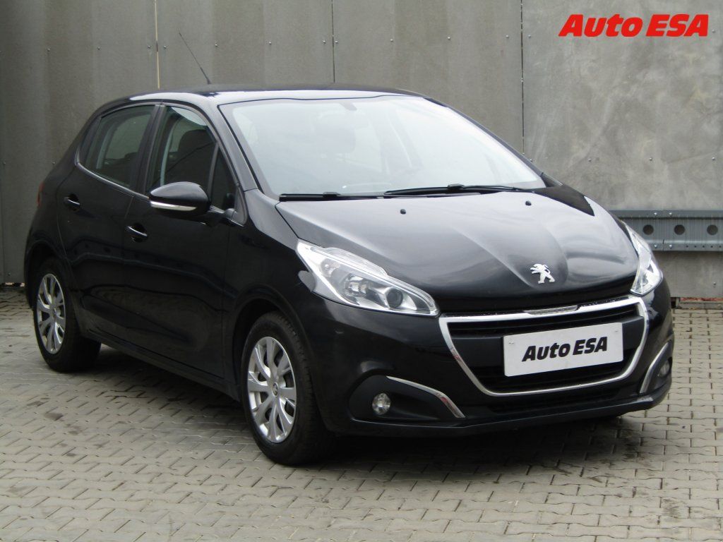 Peugeot 208, 1.2i,ČR,AC