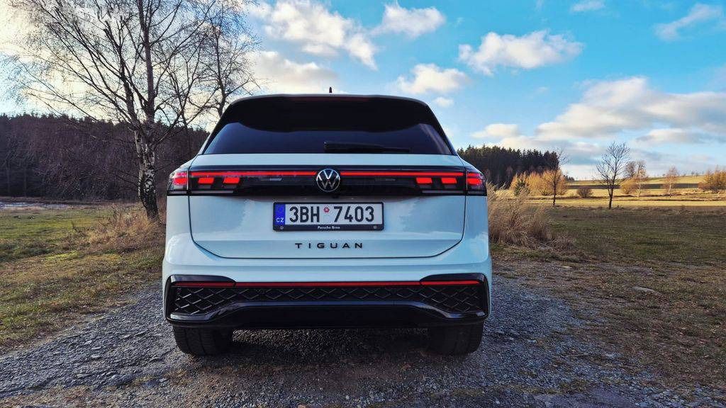 Volkswagen Tiguan, R-Line 2,0 TDI 142 kW 4MOTION - fotka 5