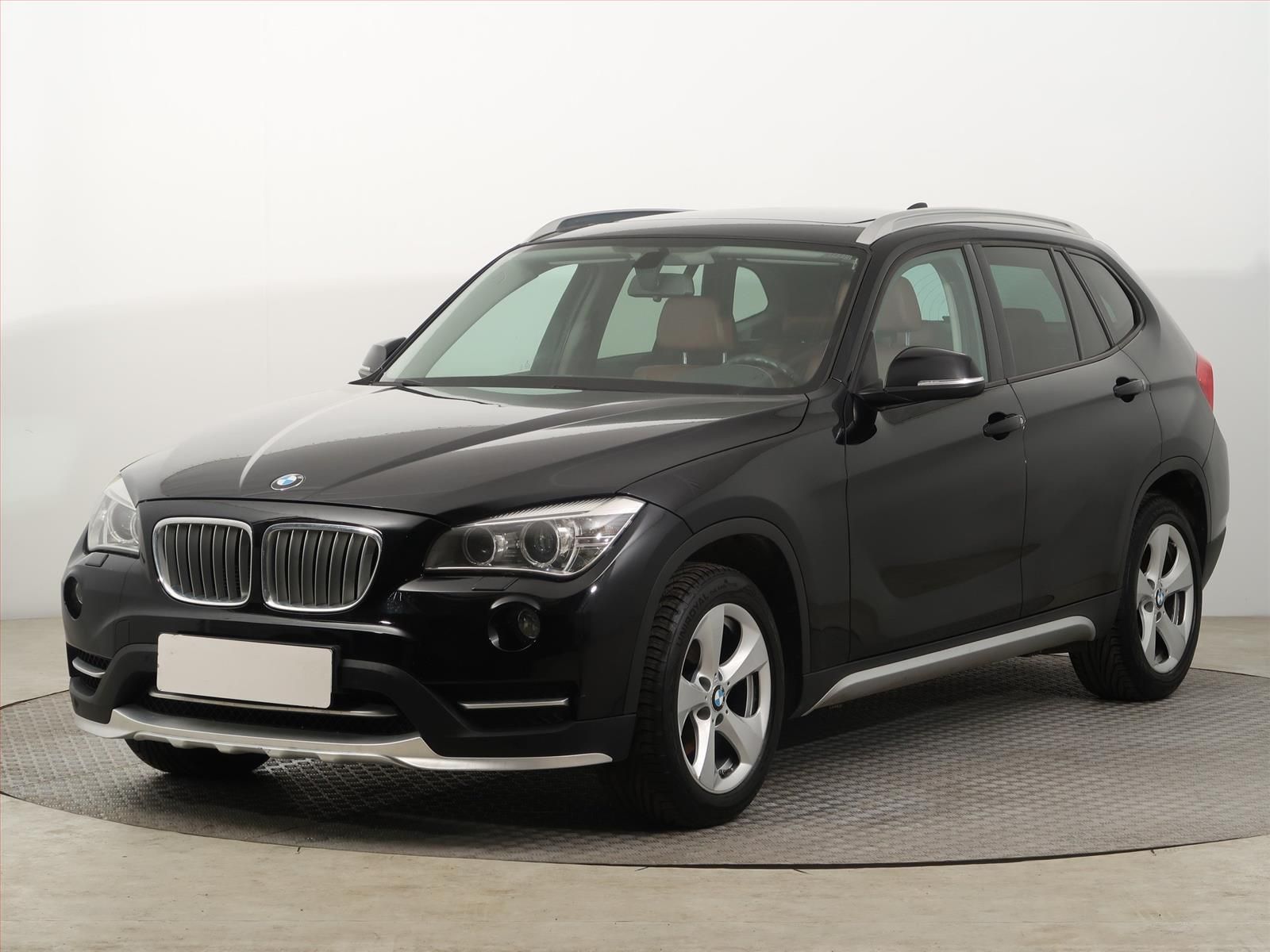 BMW X1, sDrive20d, Kůže, Navi - fotka 2