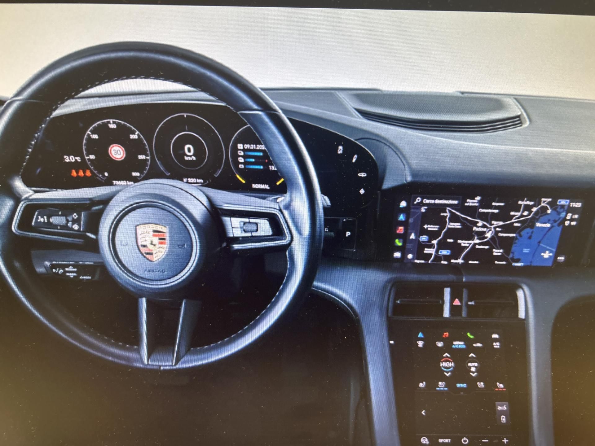 Porsche Taycan, 4 CROSS TURISMO 93% - fotka 6