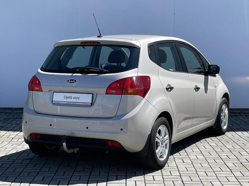 Kia Venga, 1.4 CVVT 66 kW - fotka 2