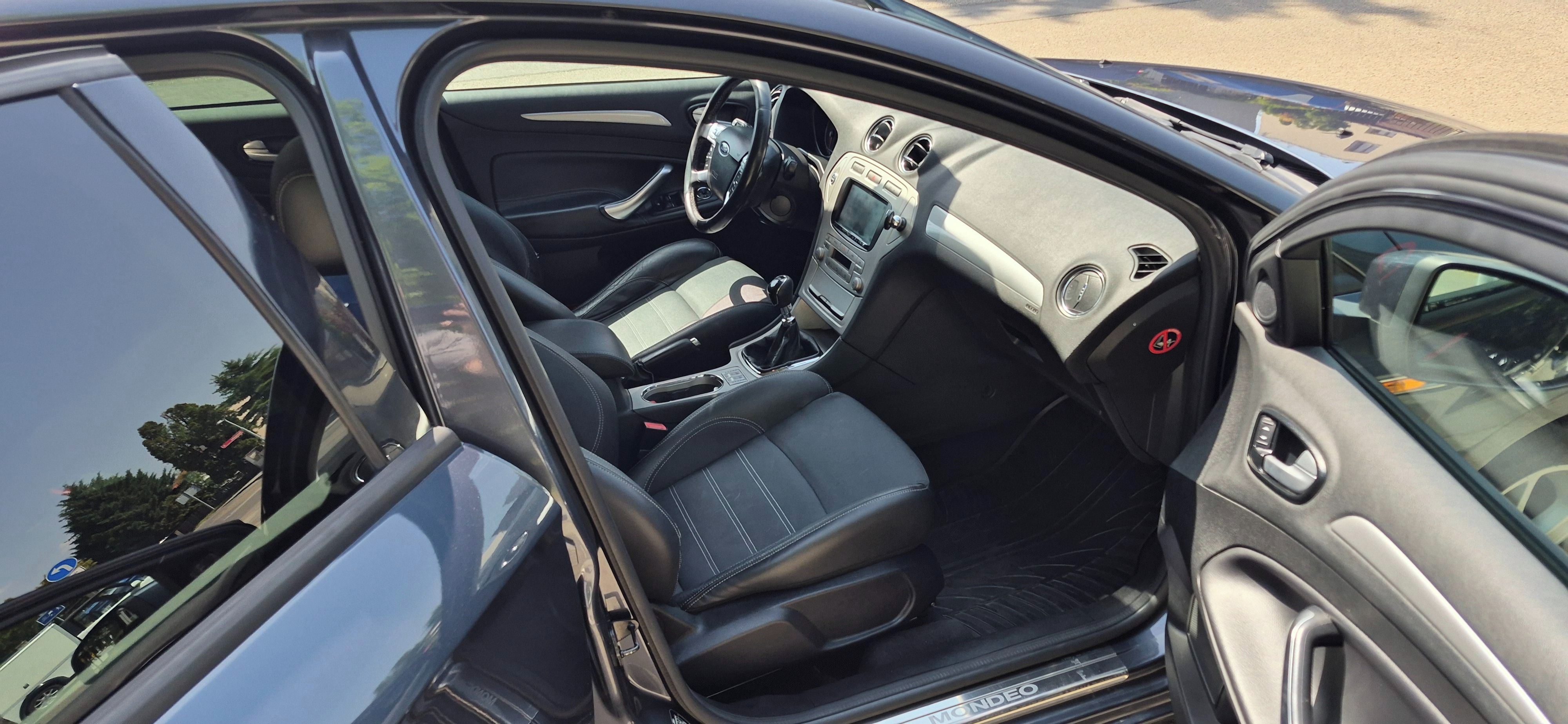 Ford Mondeo - fotka 3