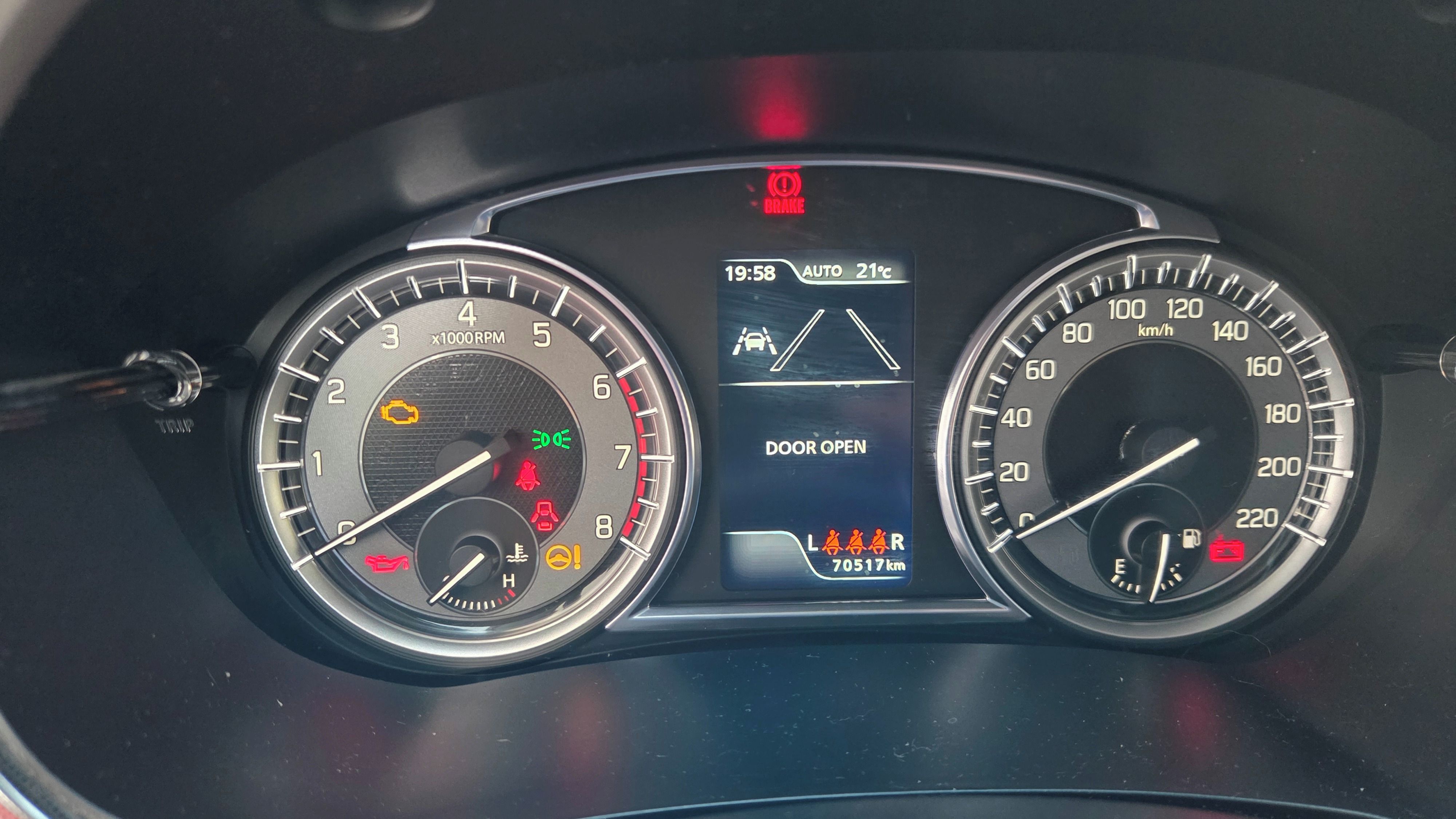 Suzuki Vitara, Suzuki Vitara 1.4T 4x4 103kW - fotka 6