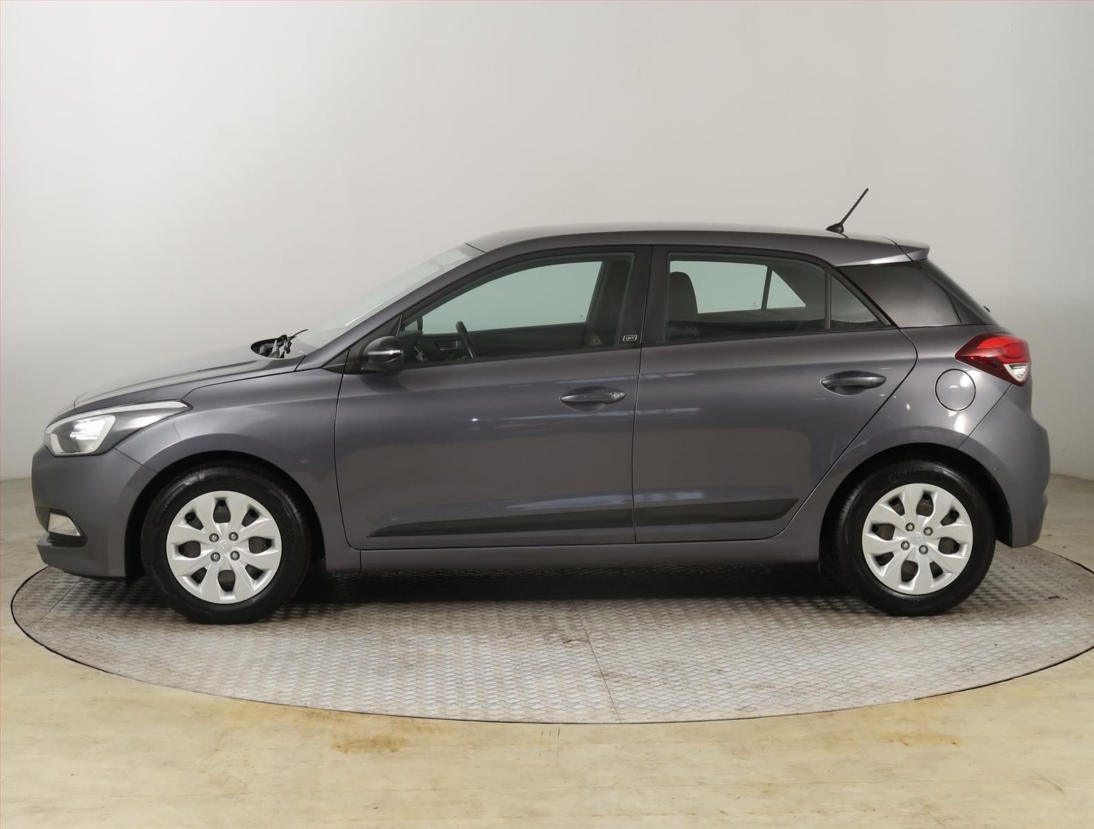 Hyundai i20, 1.2, Serv.kniha, Klima - fotka 3