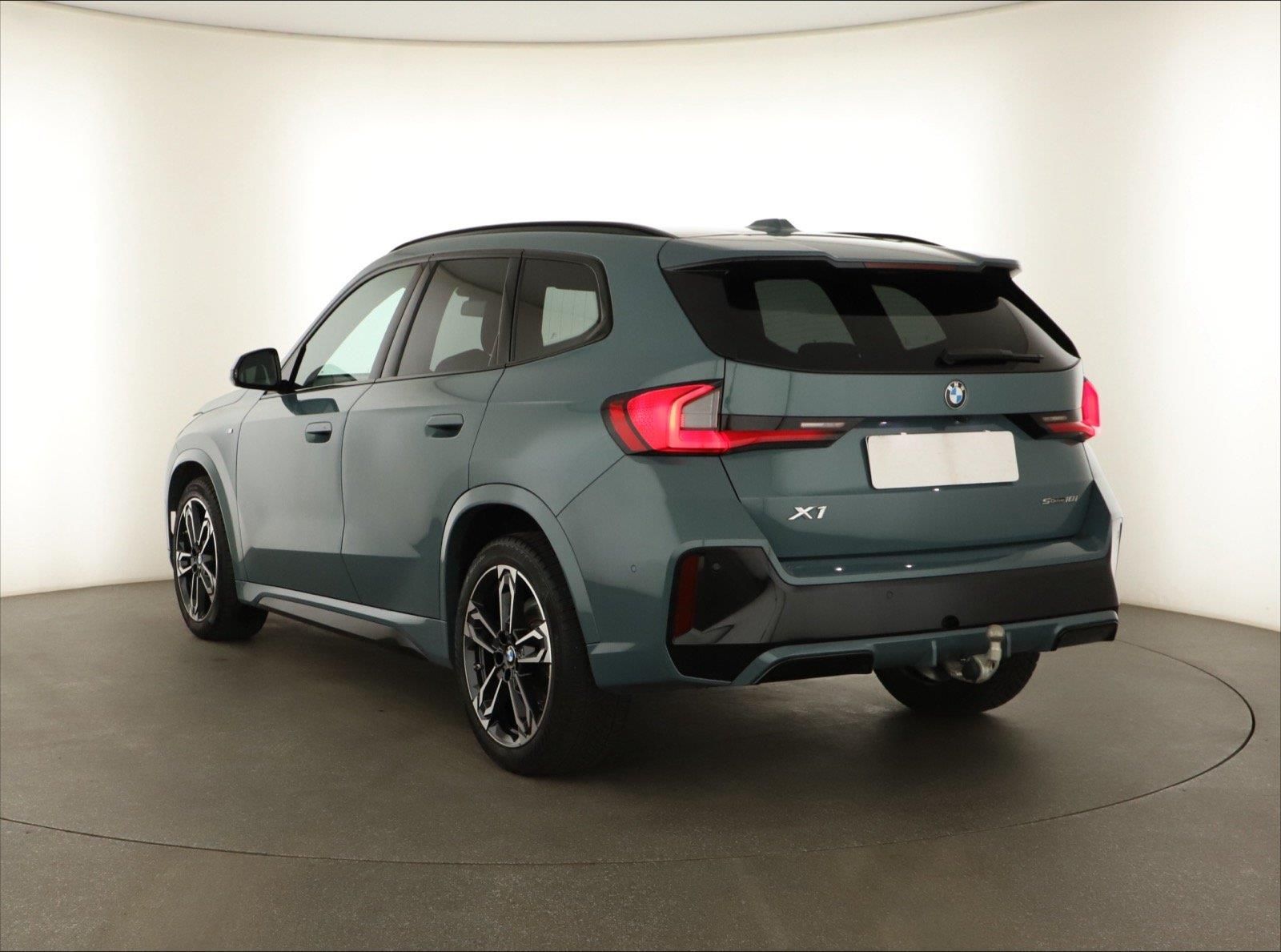 BMW X1, sDrive18i, M Sport - fotka 4