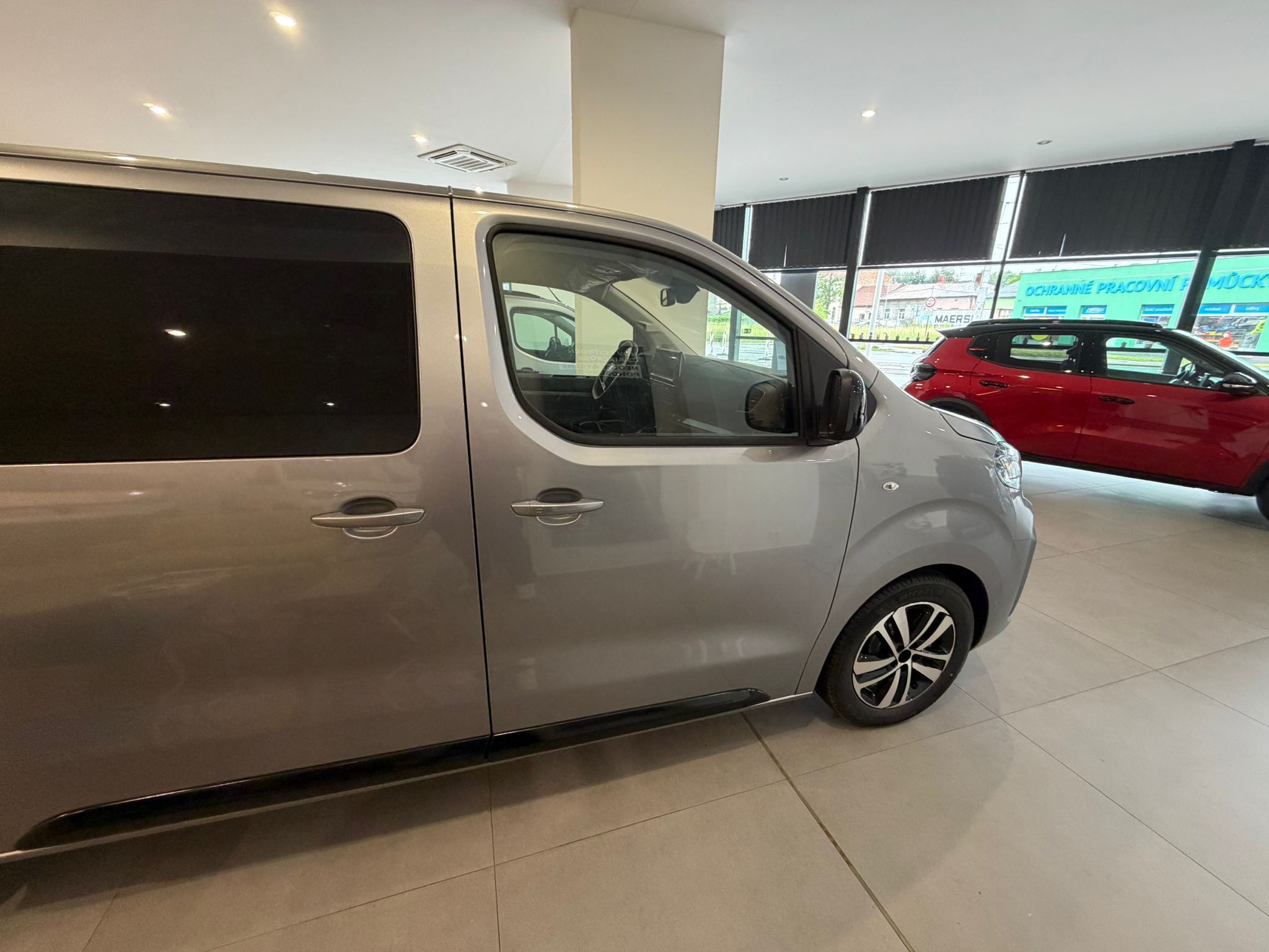 Citroën SpaceTourer, SHINE L3 2.2 BlueHDi 180 S&S - fotka 5