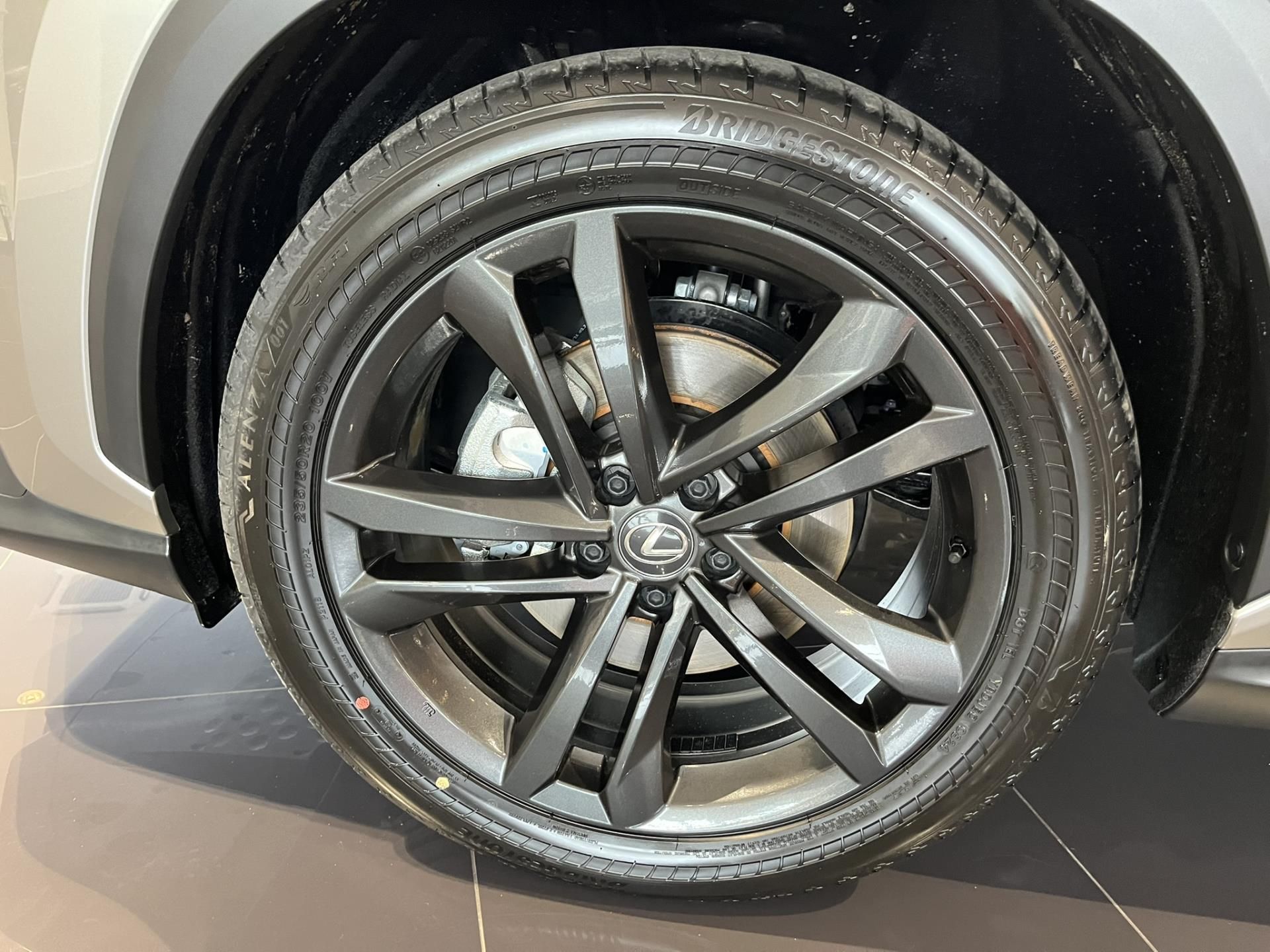 Lexus NX 350h, PRESTIGE 4x4 - fotka 4