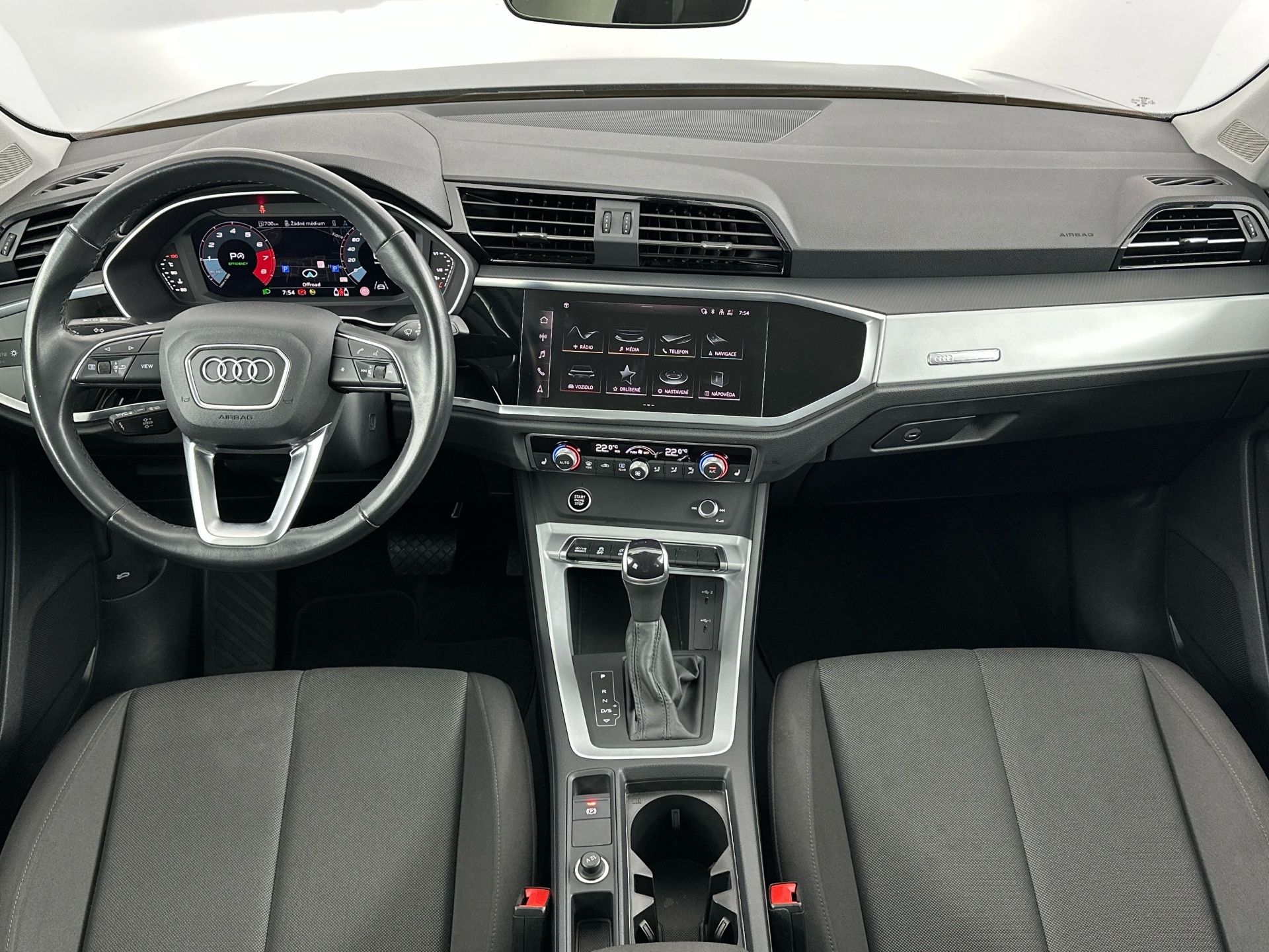 Audi Q3, Sportback S-Line 1.5 TSI 110kW - fotka 5
