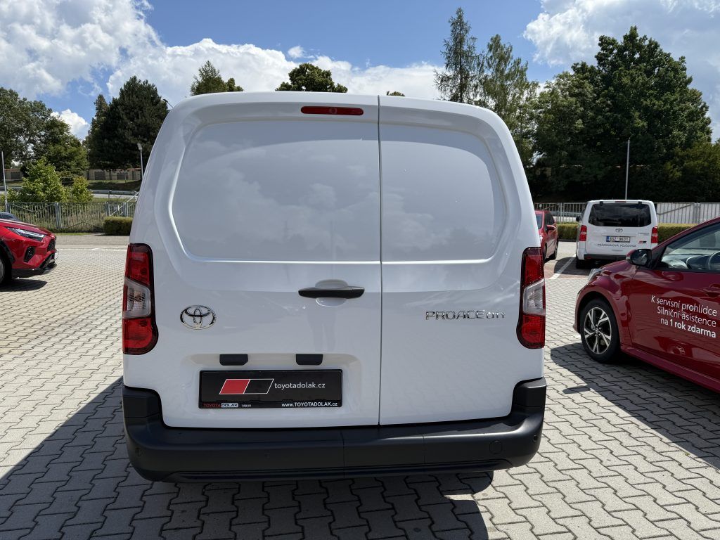 Toyota Proace City, 1,5 Diesel 6M/T 130 Active - fotka 4