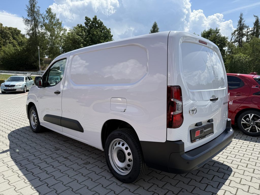 Toyota Proace City, 1,5 Diesel 6M/T 130 Active - fotka 5