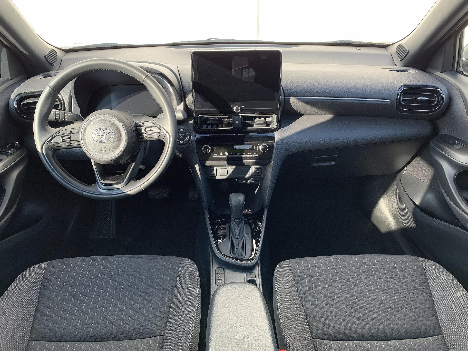 Toyota Yaris Cross, YARIS CROSS STYLE 1,5 HEV 96kW - fotka 2