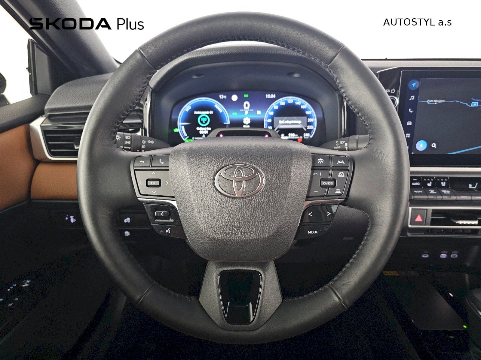 Toyota Camry, 2.5HEV 230k PRESTIGE - fotka 5