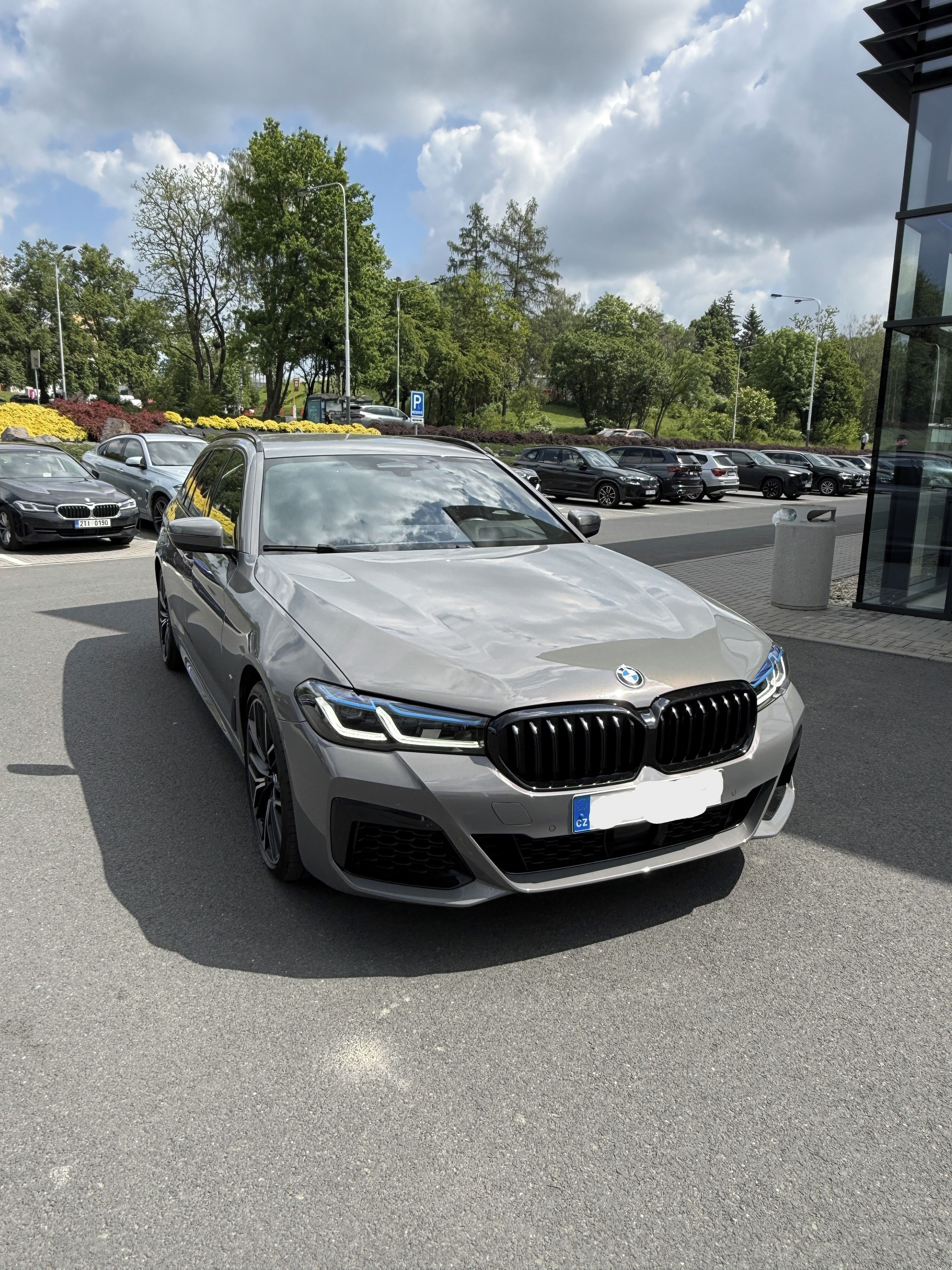 BMW Řada 5, BMW 540i xDrive Touring M pake