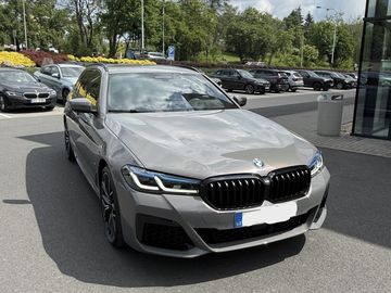 BMW 540i xDrive Touring M pake