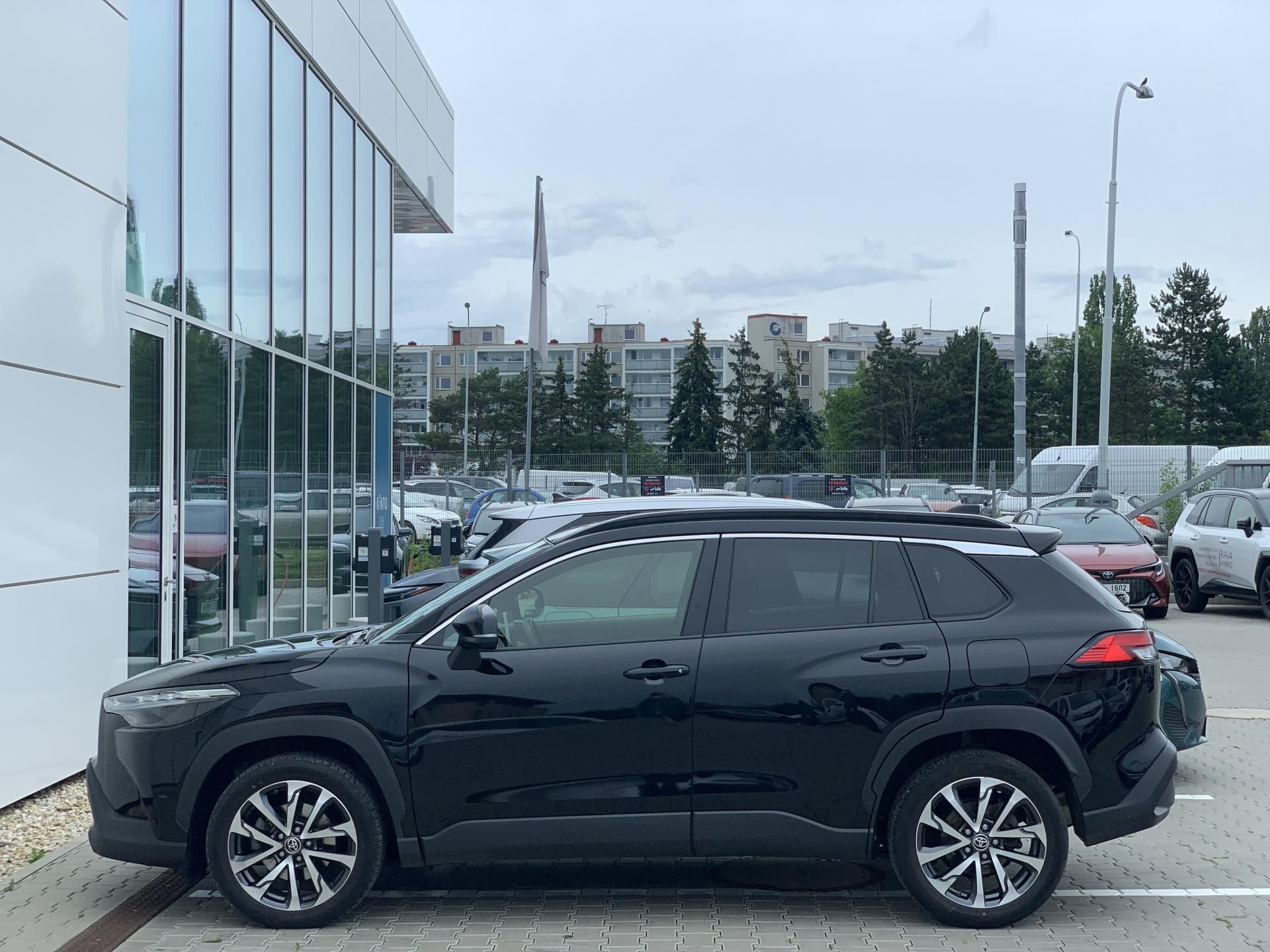 Toyota Corolla Cross, STYLE TECH 2.0 HEV 143kW AT - fotka 4