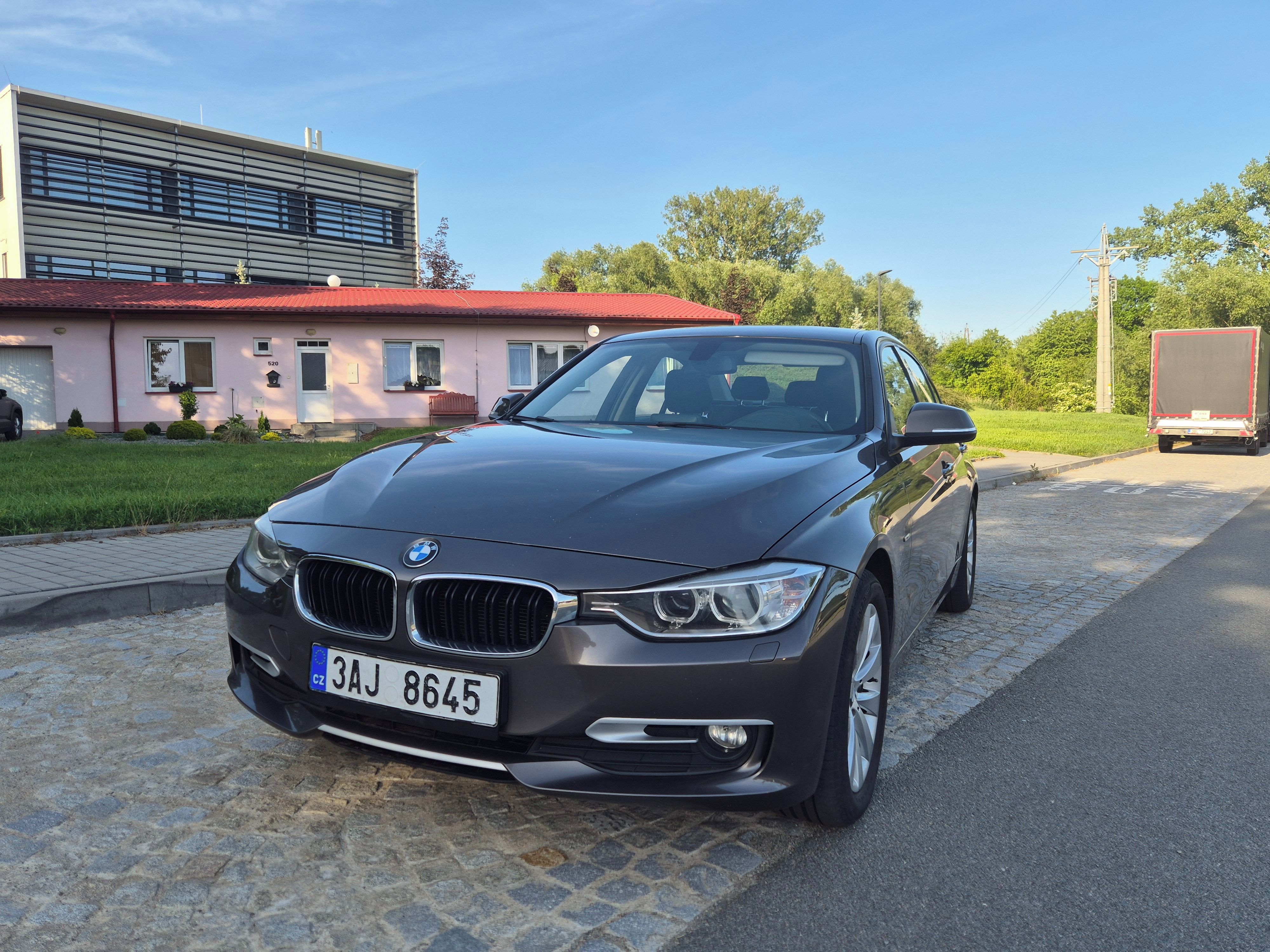 BMW Řada 3, 318d, 105 kW - fotka 3