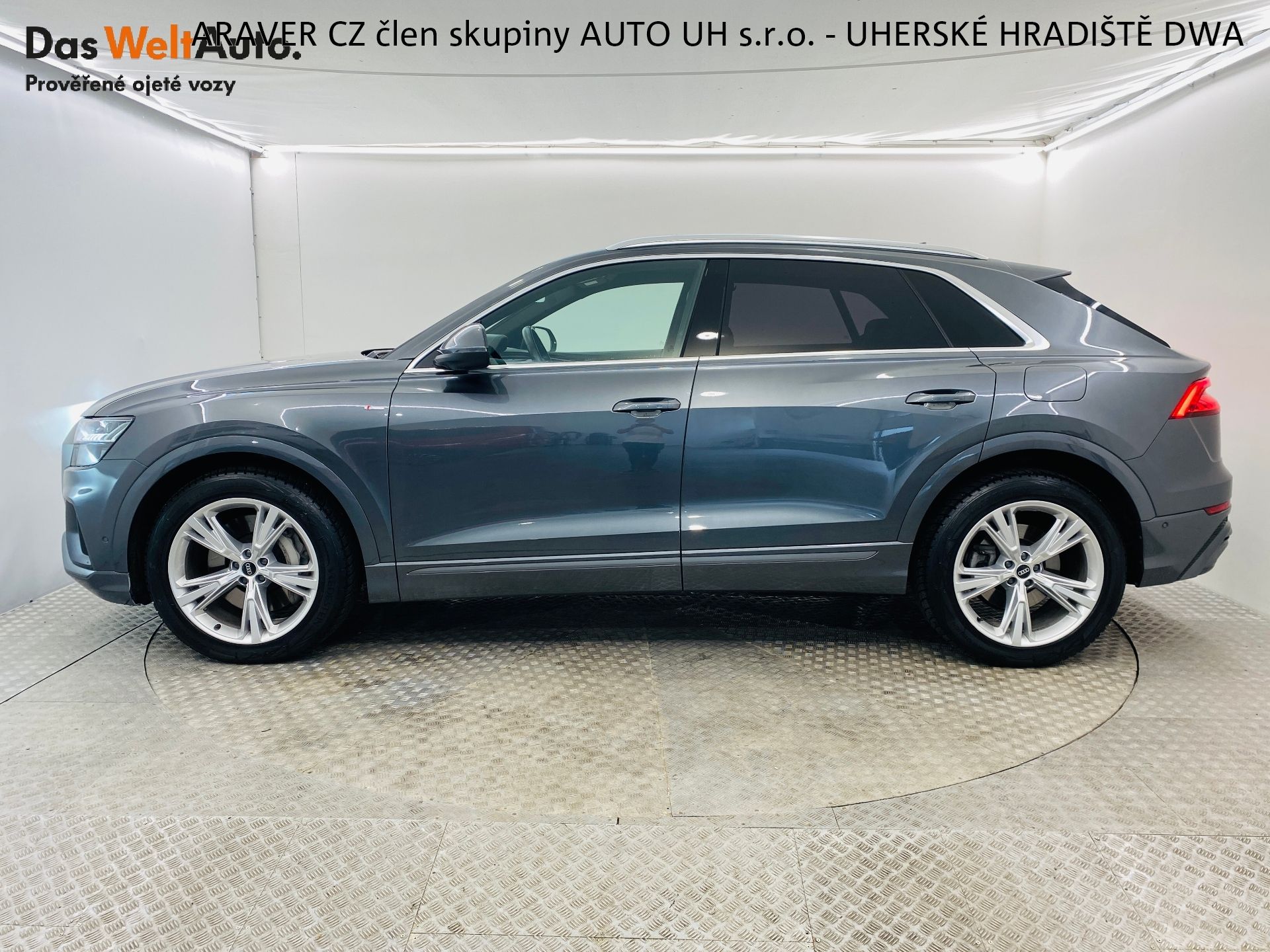 Audi Q8, 55 TFSI e Plug-in Hybrid S-lin - fotka 3