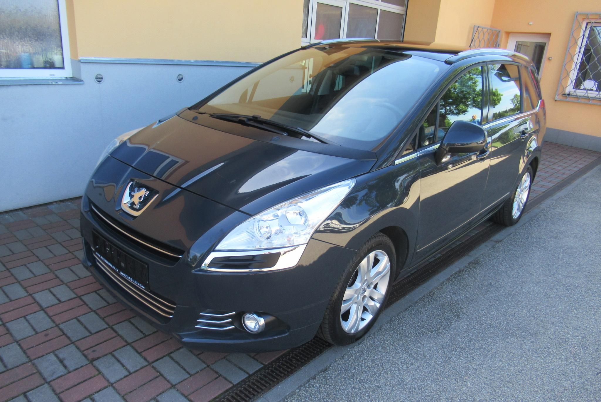 Peugeot 5008, 1.6 HDi AUT.KLIMA TAŽNÉ 7 MÍST - fotka 5
