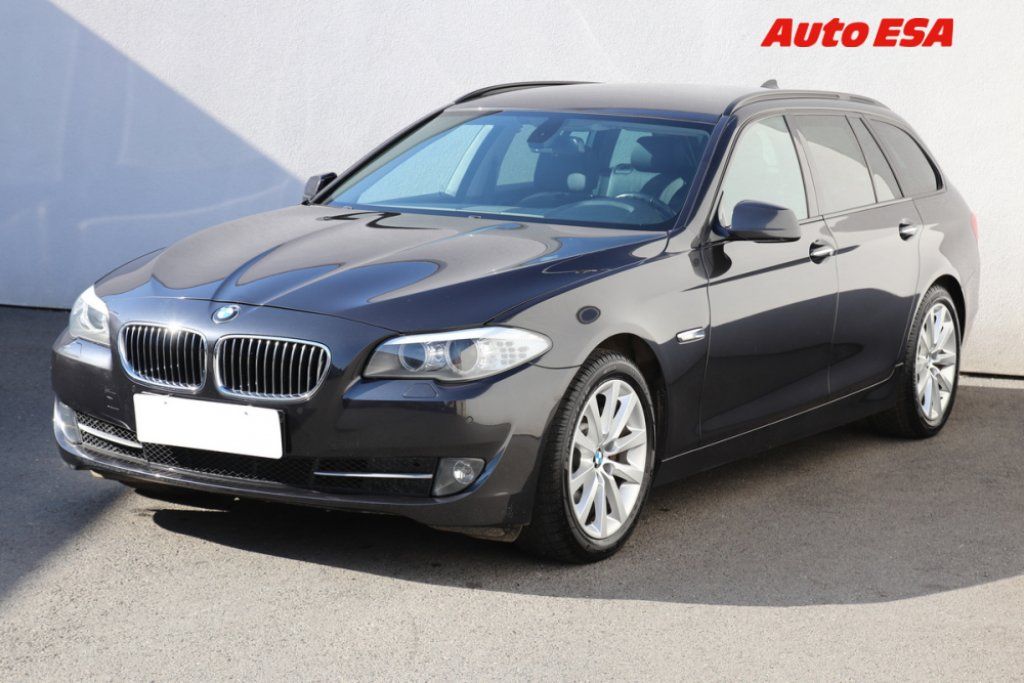 BMW Řada 5, 3.0d 525D - fotka 3