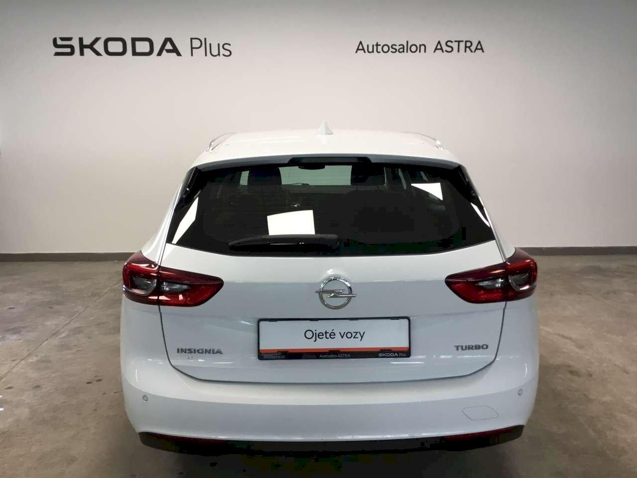 Opel Insignia, Sports Tourer 1.5 Turbo 121 kW - fotka 6