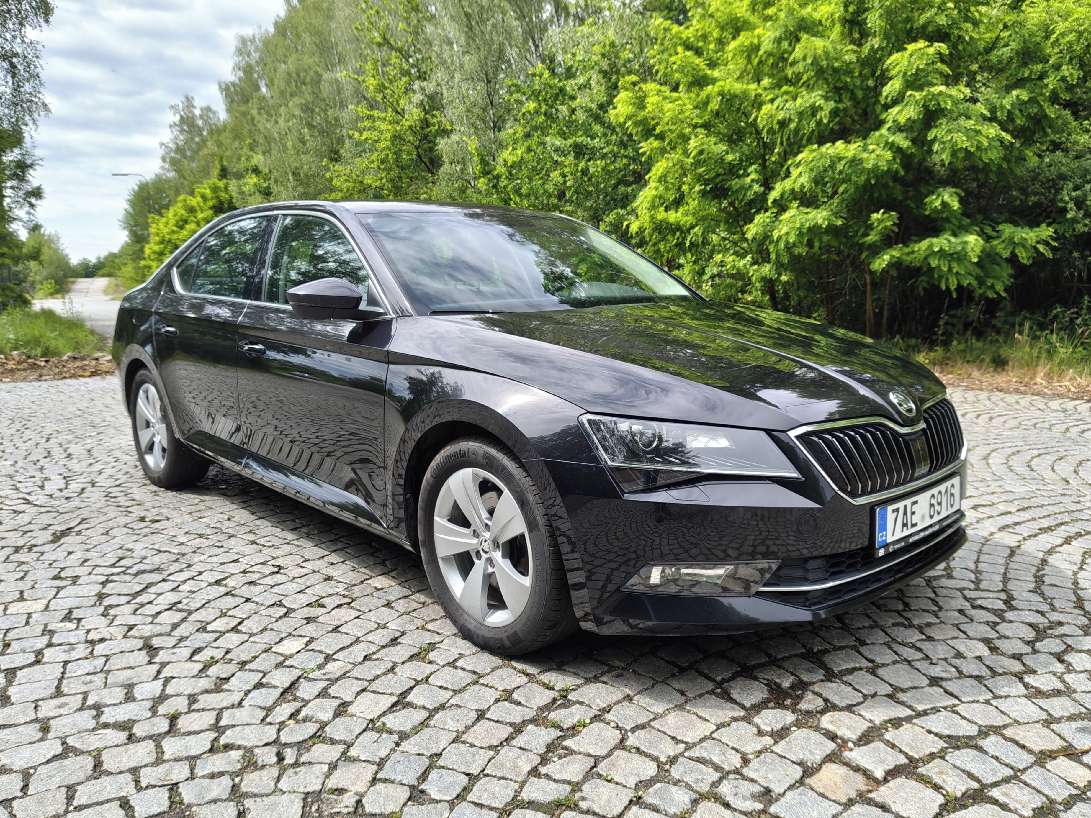 Škoda Superb, 2.0 TDI 140kW Ambition 4x4 DSG - fotka 3