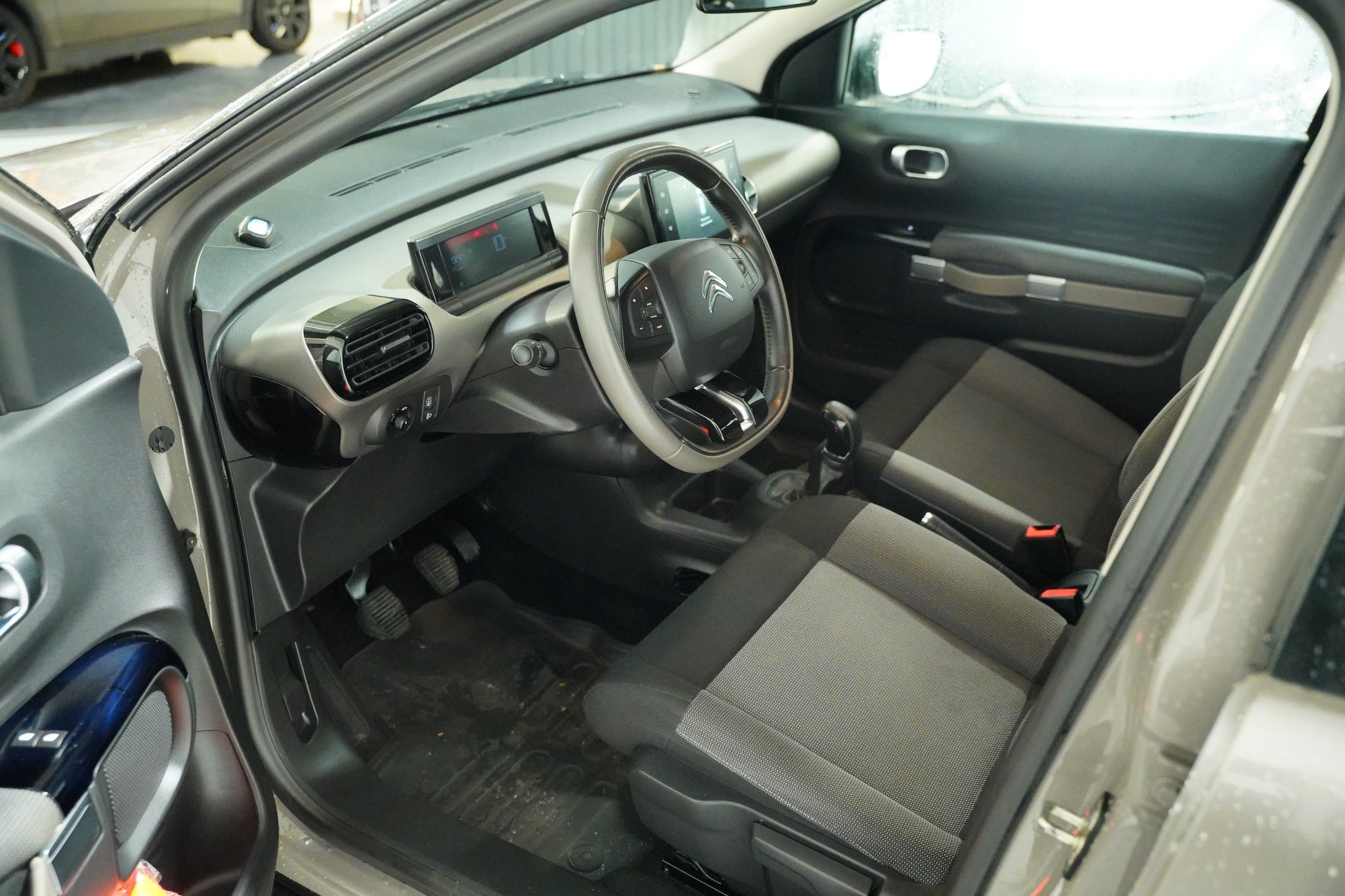 Citroën C4 Cactus, 1.2 PureTech 60 kW - fotka 5