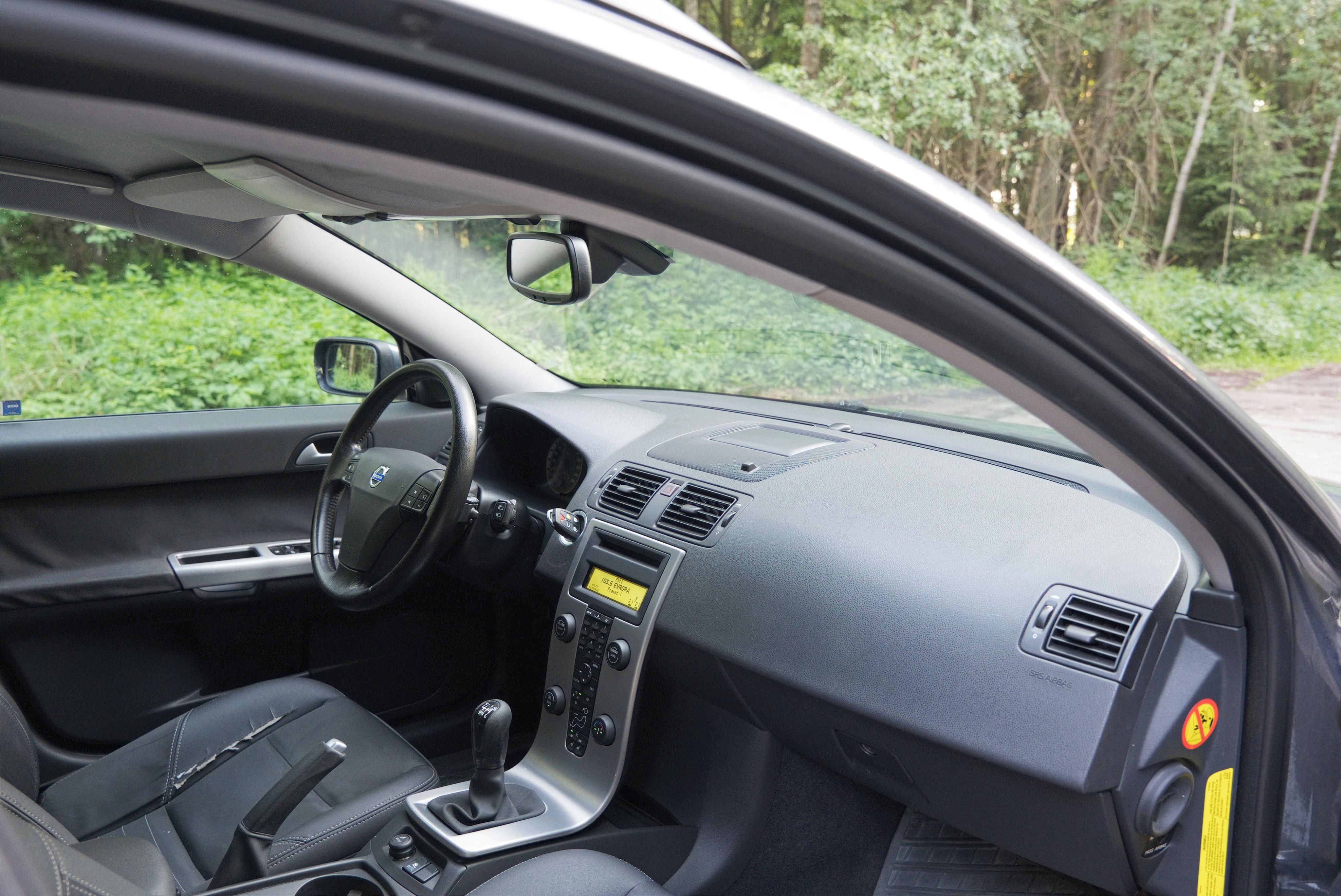 Volvo V50, 2.0D 100kW - fotka 3