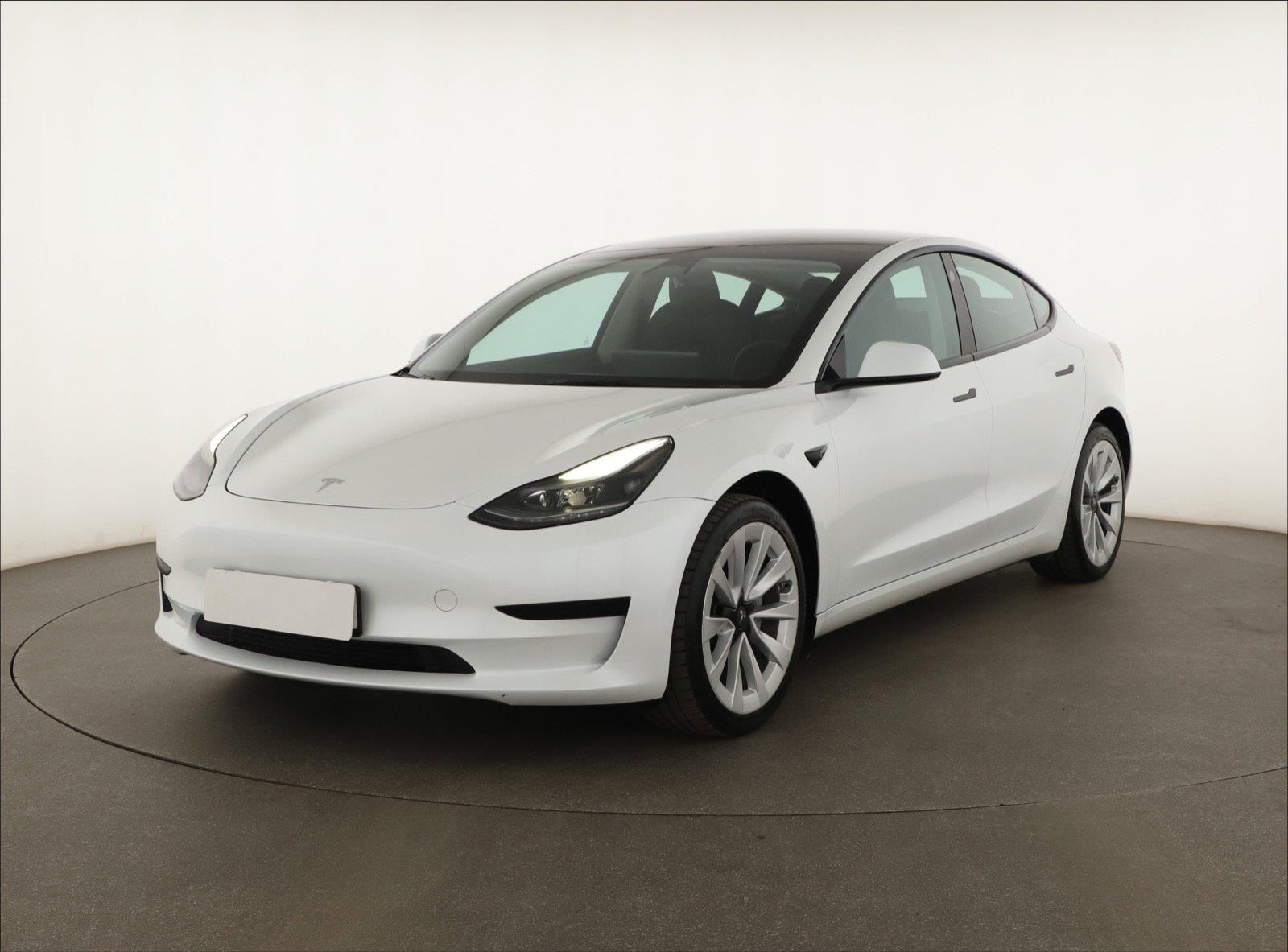 Tesla Model 3, Standard Range 60kWh, SoH 97% - fotka 2