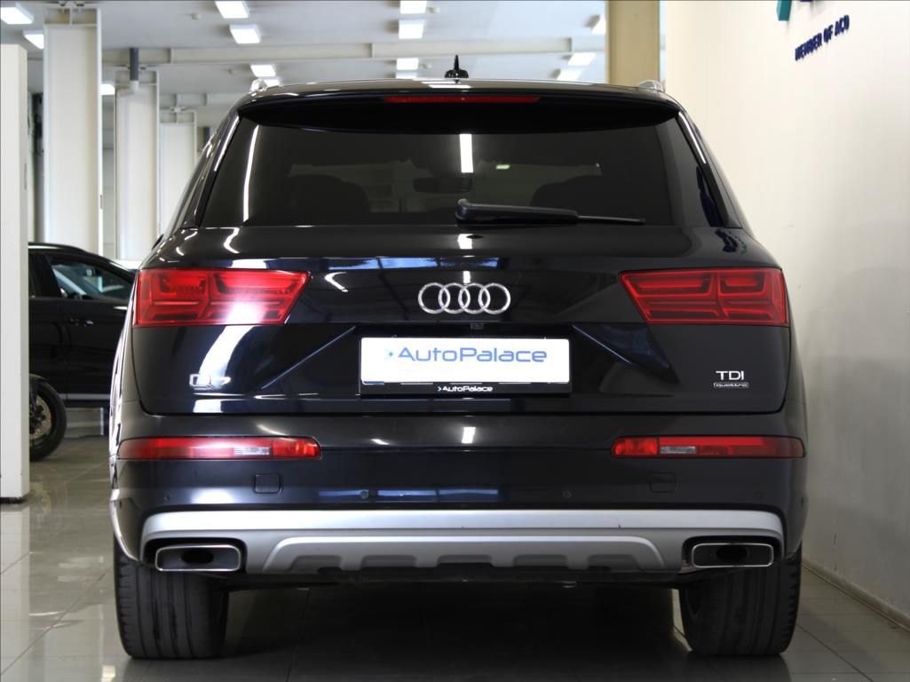 Audi Q7, 3,0 TDi 200kW S-line 7-míst ČR - fotka 4