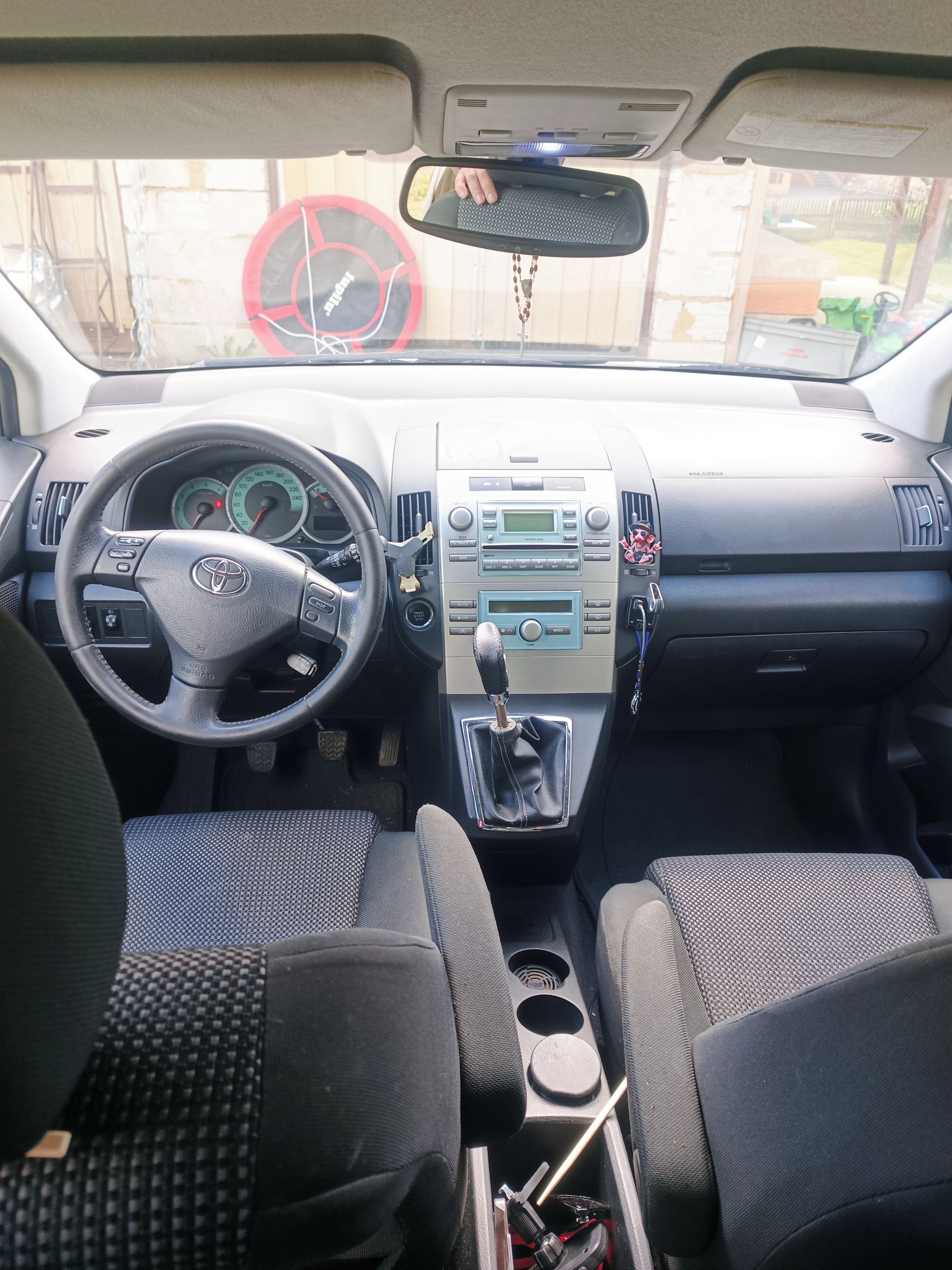 Toyota Corolla Verso, Toyota Verso 2,2 D-4D - fotka 5