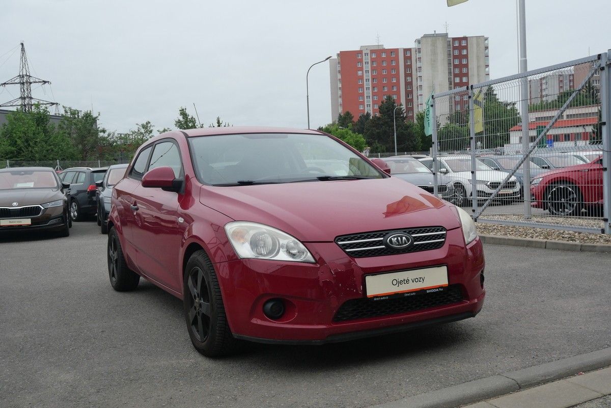 Kia Cee´d, 1.4i 80 kW - fotka 3