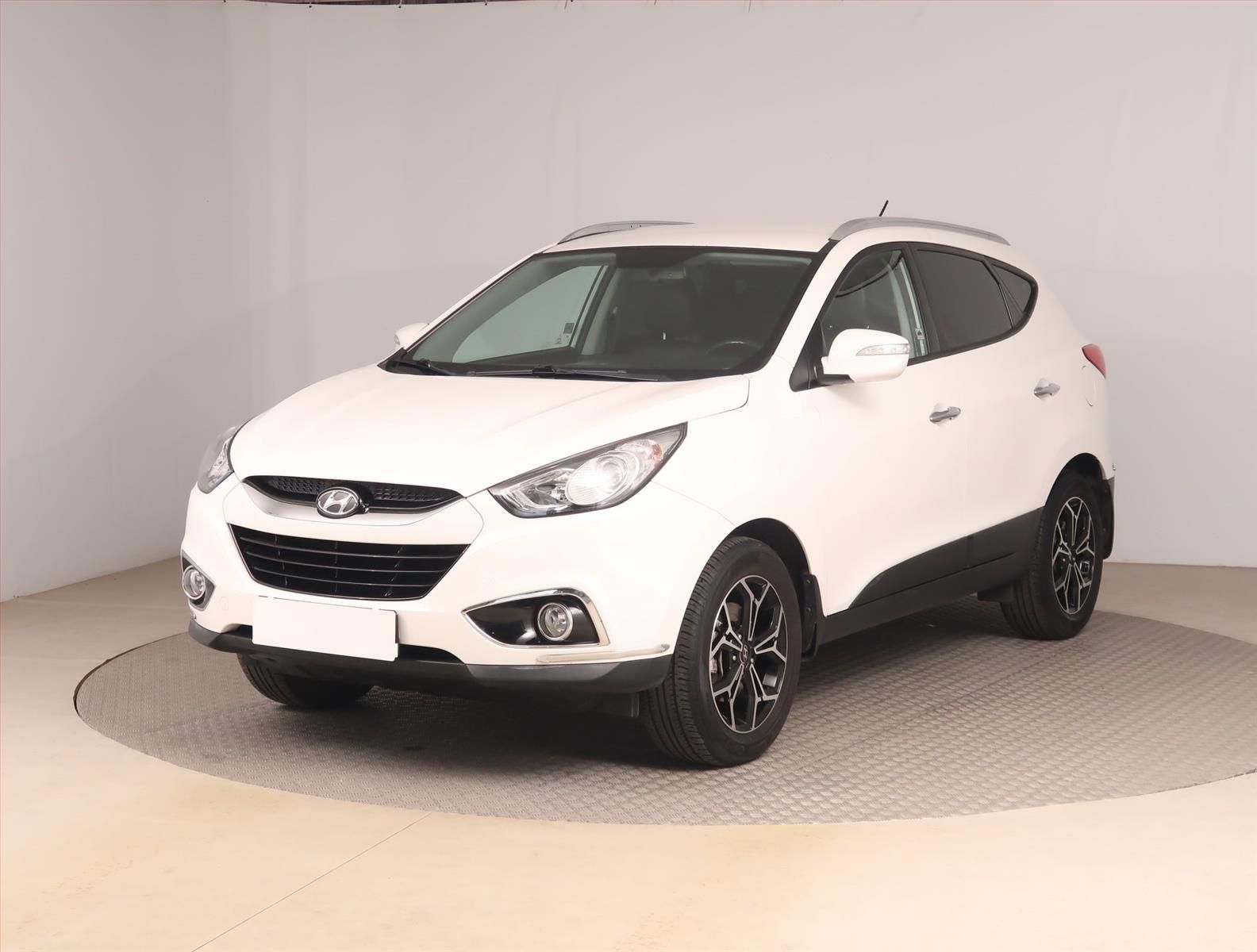 Hyundai ix35, 1.6 GDI, Kůže - fotka 2