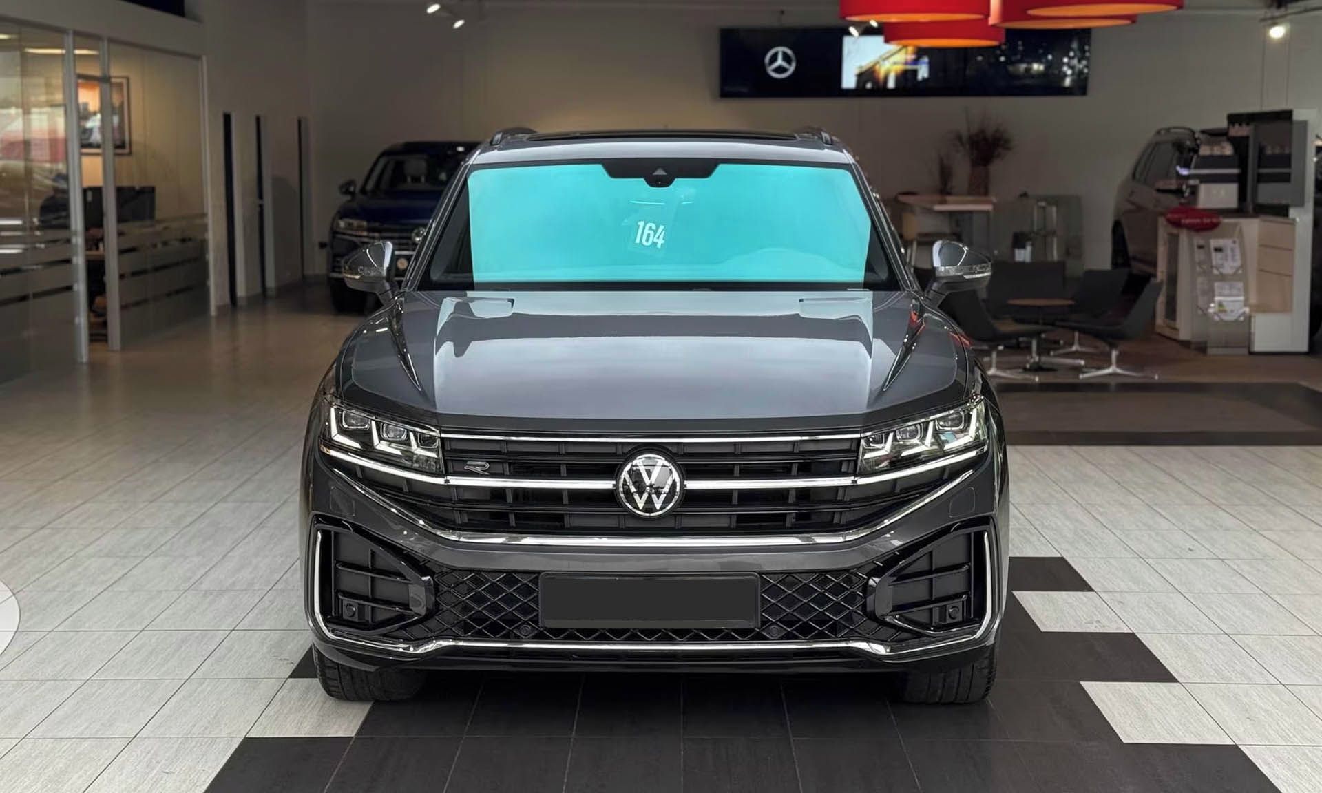 Volkswagen Touareg, TDI 210 kW R-Line Pano Taž Ven - fotka 2