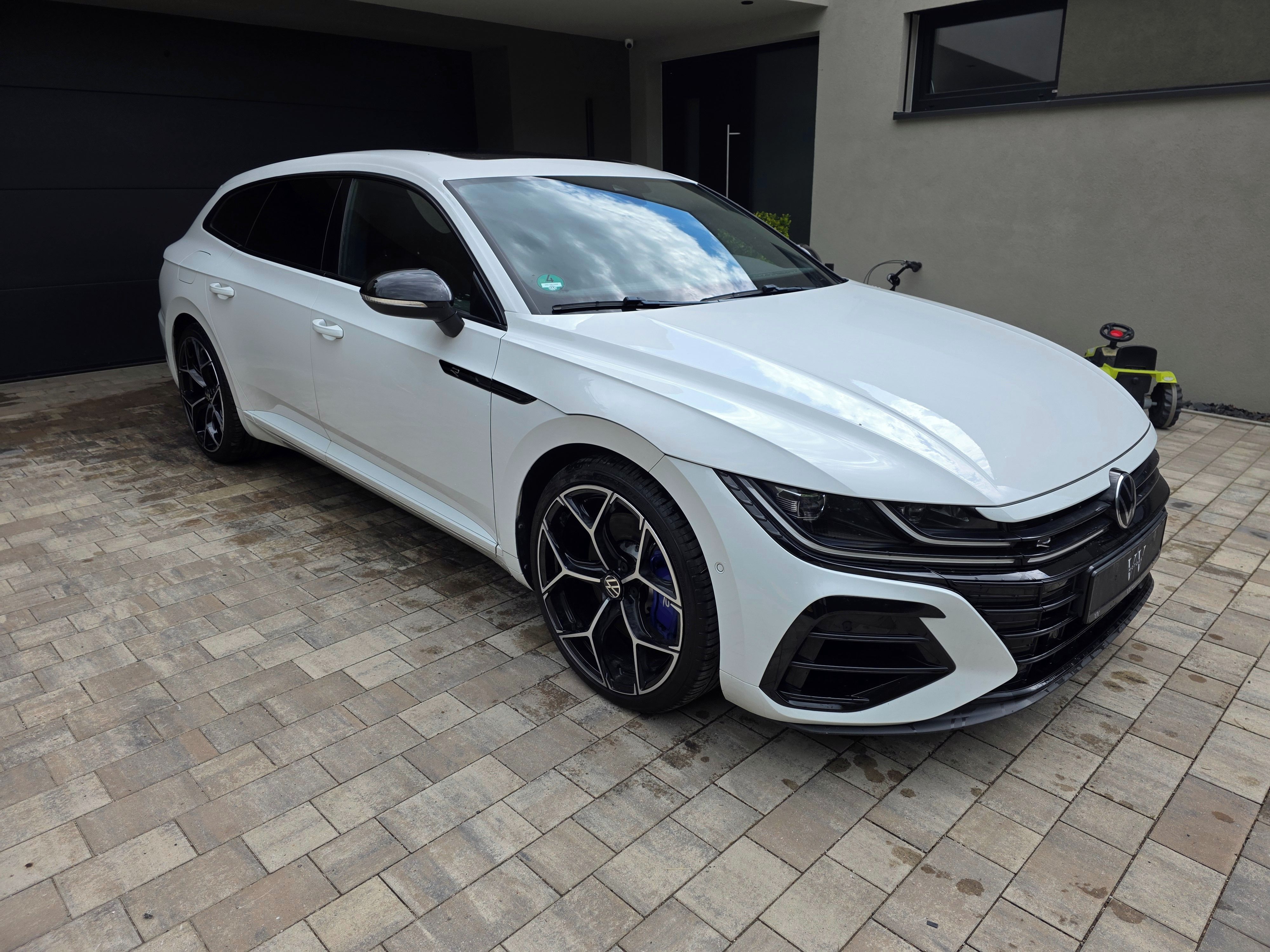 Volkswagen Arteon Shooting Brake, 2.0 TSI R 4Motion, Tažné - fotka 6